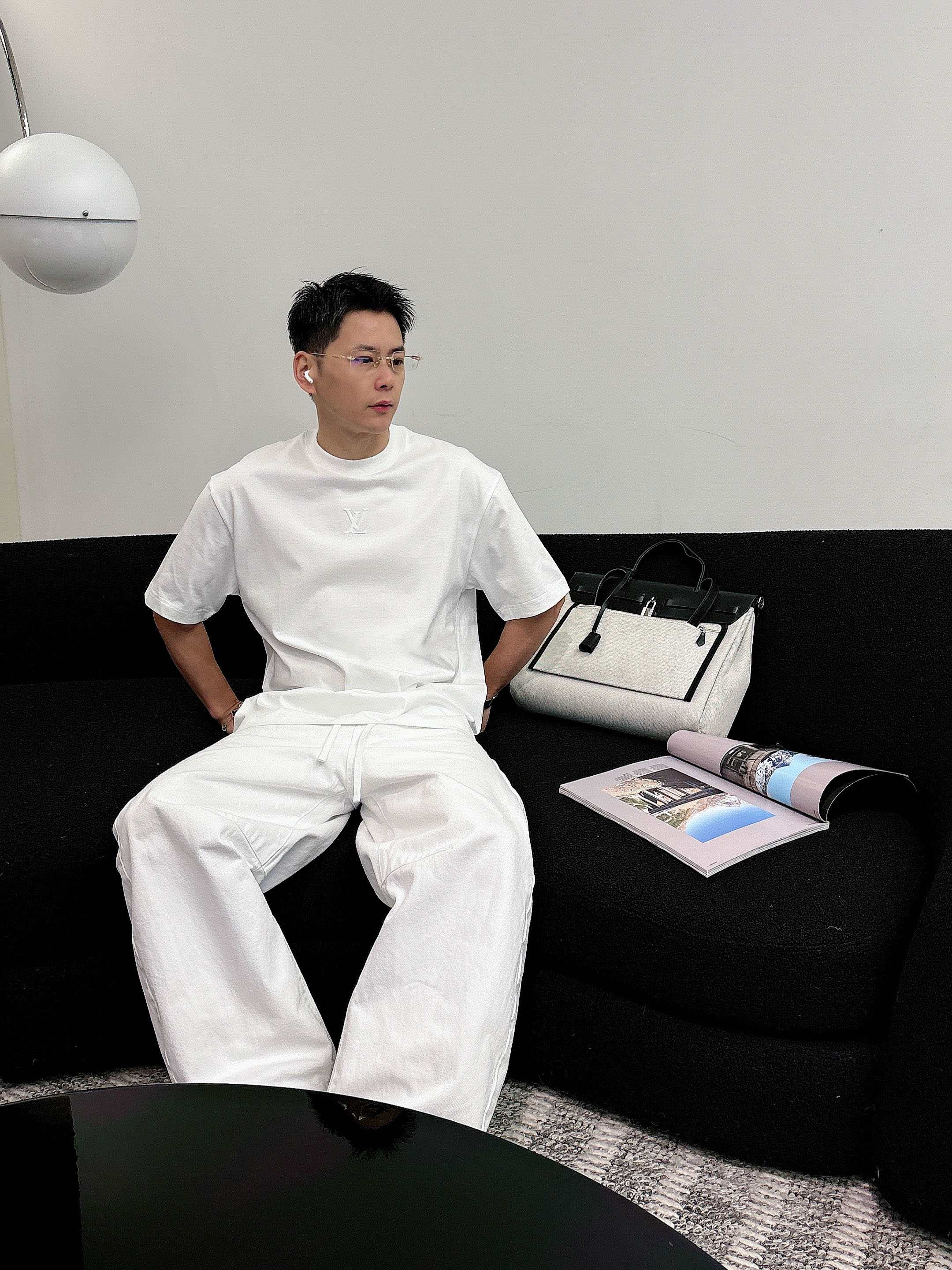 【 LV 2026春夏 · 高阶定制T恤】🔹 核心面料：秘鲁进口匹马棉 × 顶级丝光工艺🔹 核心体感：蚕