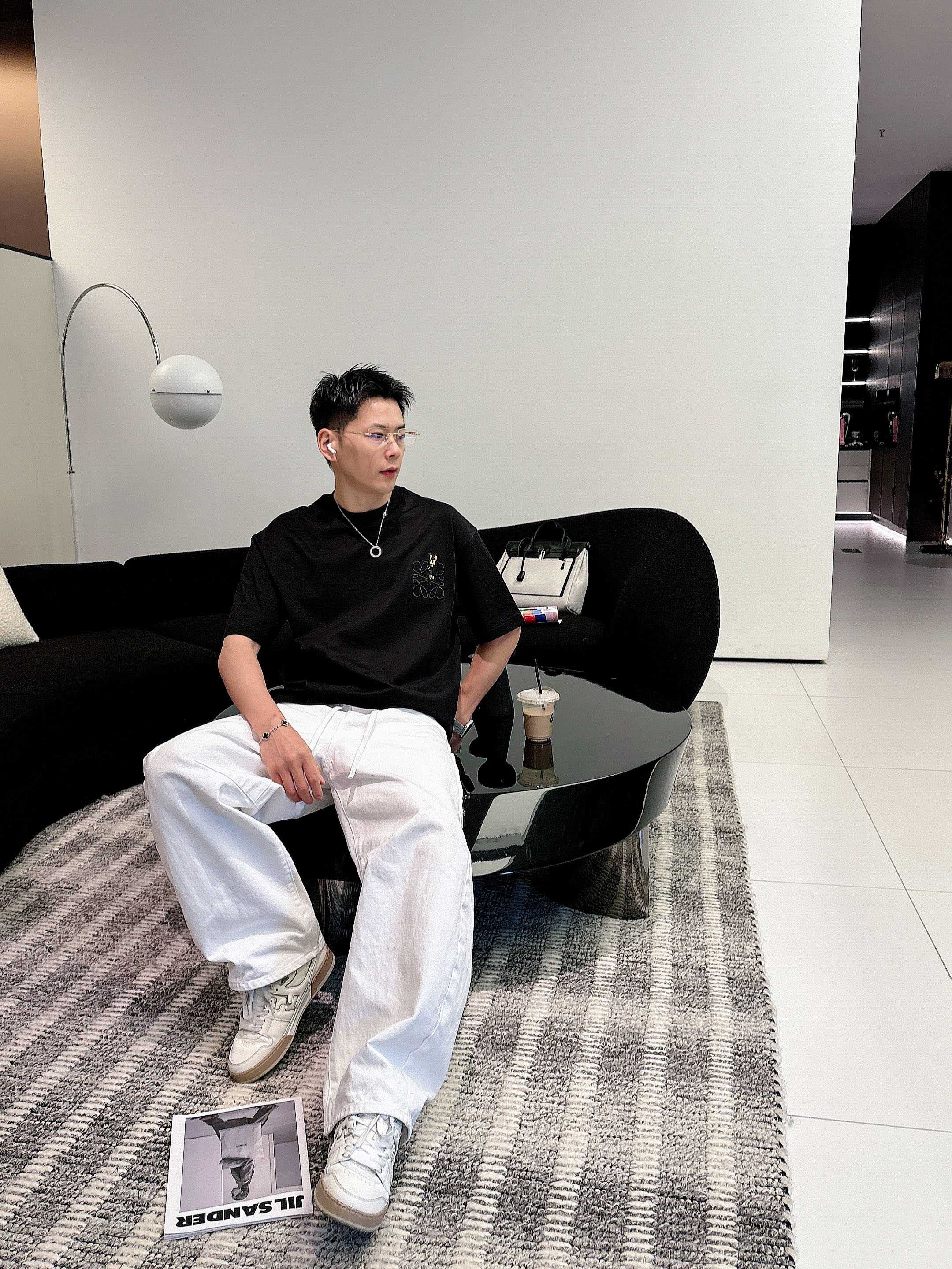 【 罗意威 2026春夏 · 高阶定制T恤】🔹 核心面料：秘鲁进口匹马棉 × 顶级丝光工艺🔹 核心体感：