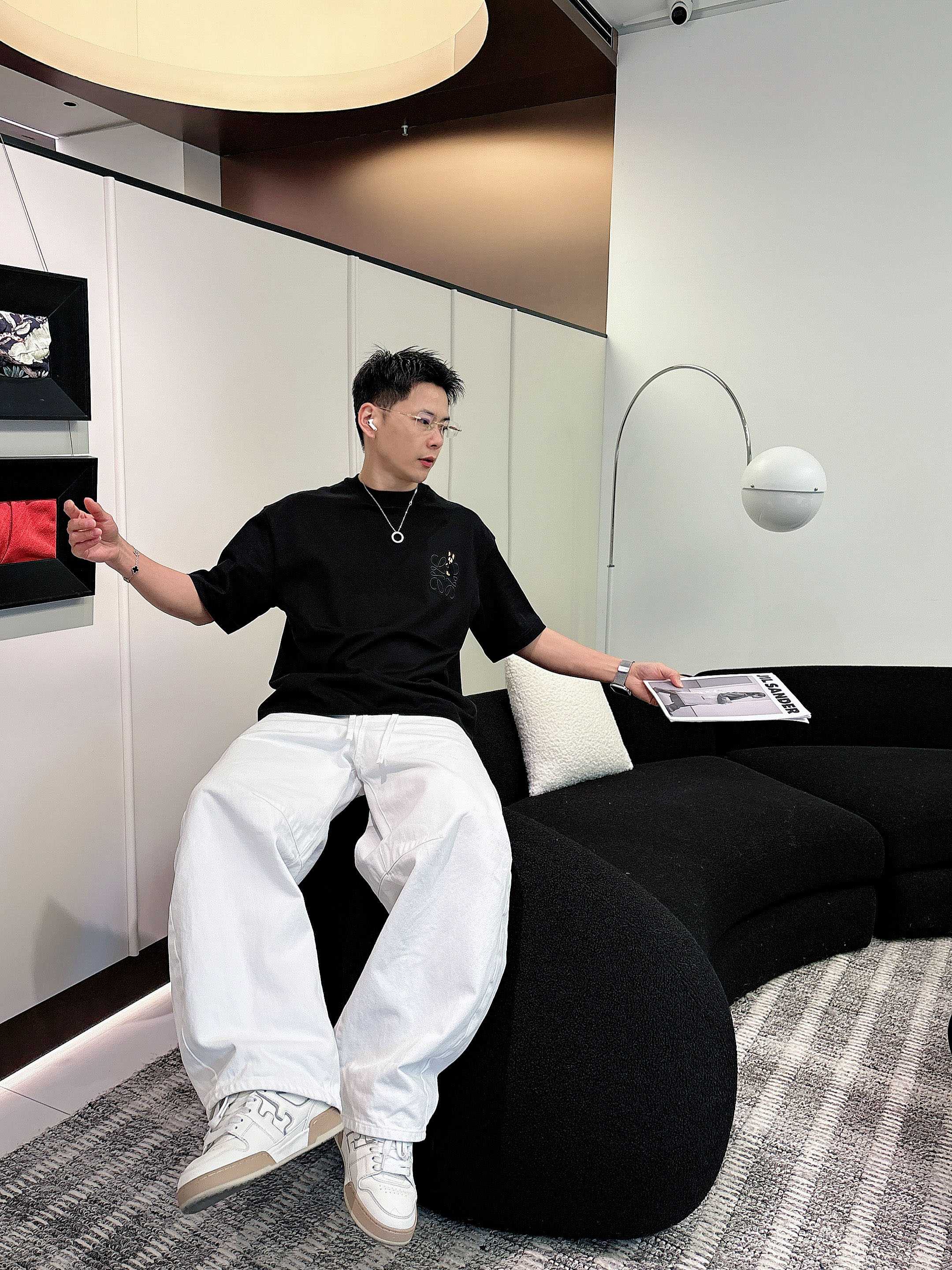 【 罗意威 2026春夏 · 高阶定制T恤】🔹 核心面料：秘鲁进口匹马棉 × 顶级丝光工艺🔹 核心体感：