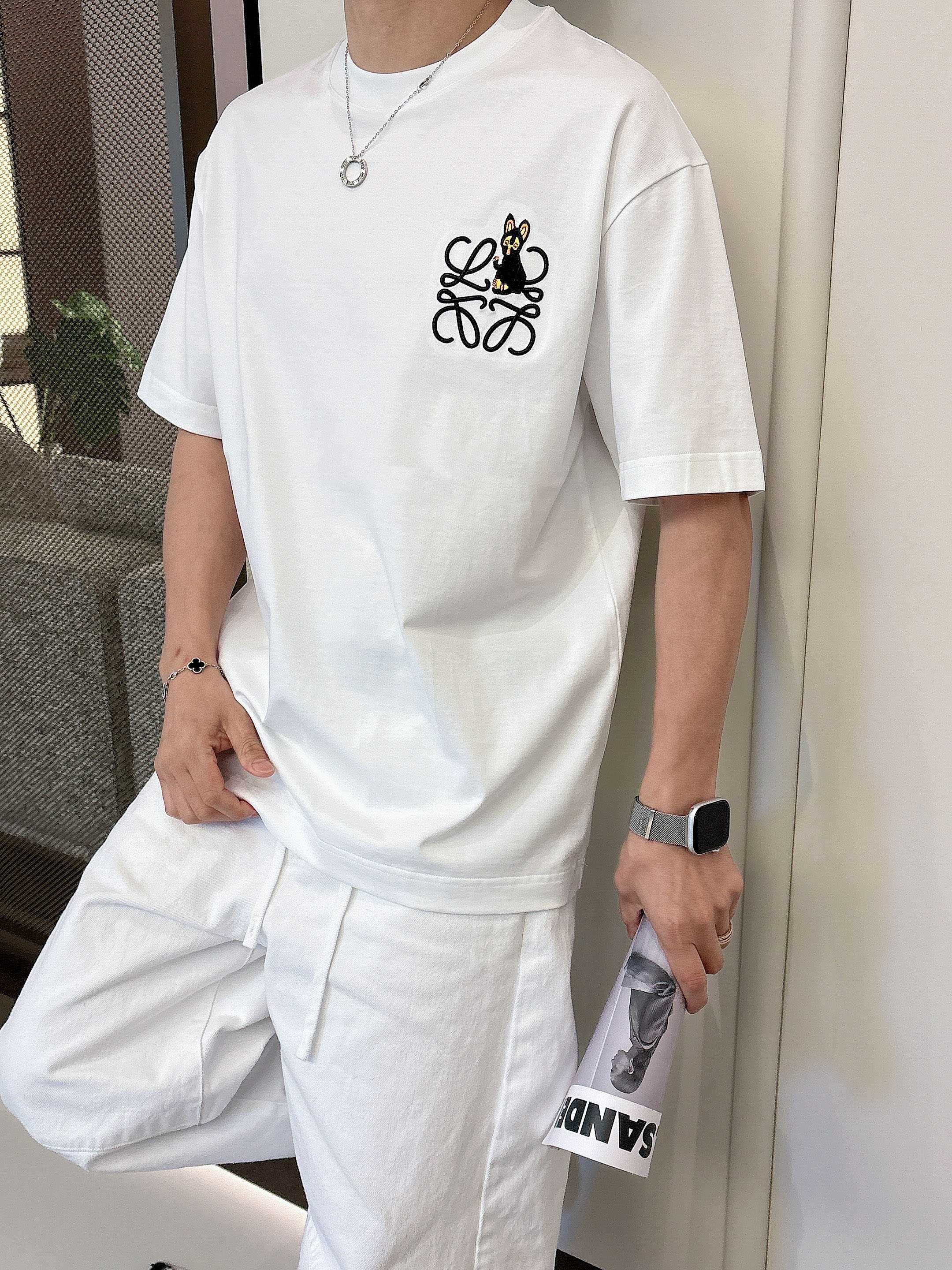 【 罗意威 2026春夏 · 高阶定制T恤】🔹 核心面料：秘鲁进口匹马棉 × 顶级丝光工艺🔹 核心体感：