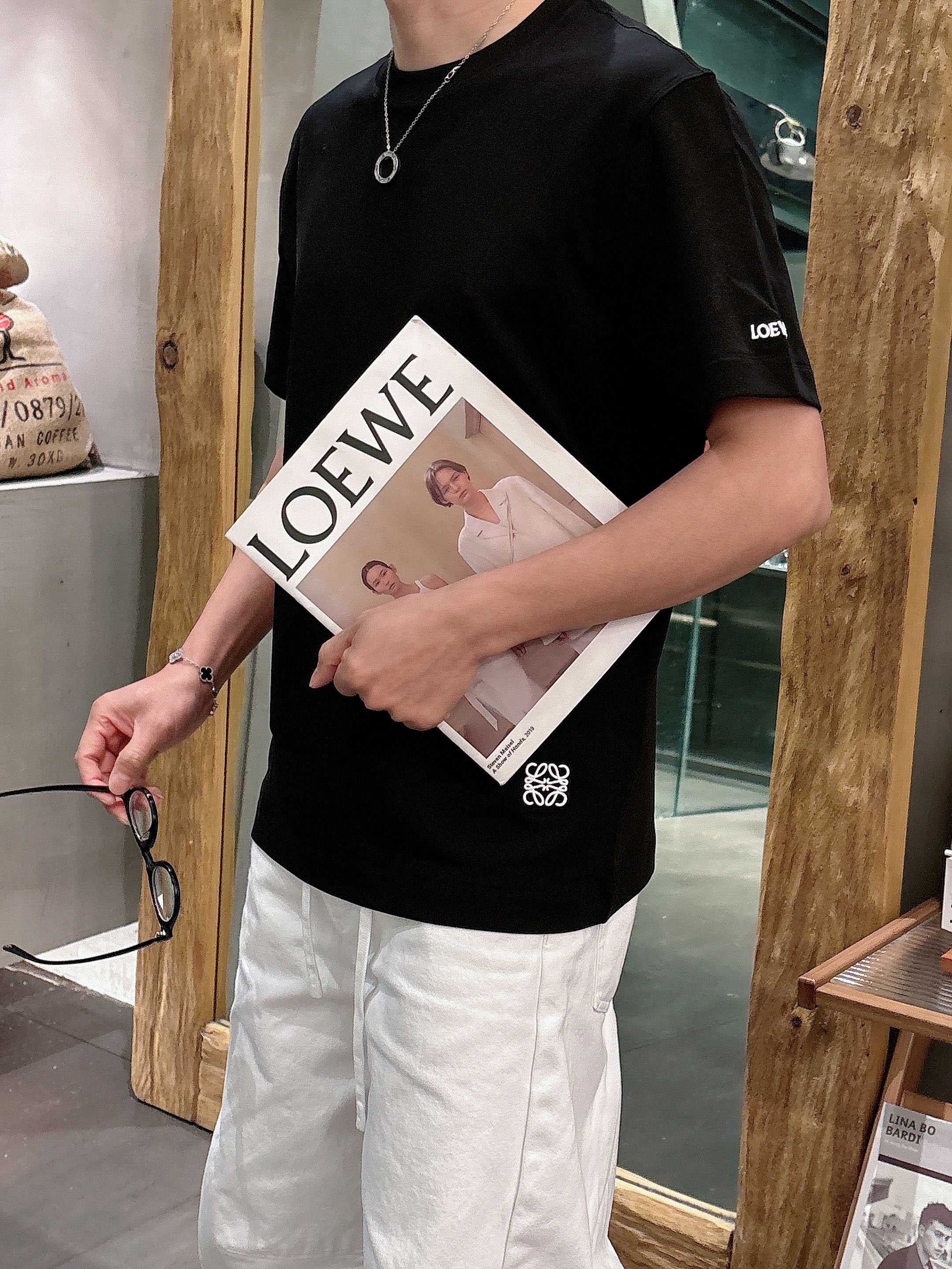 【 罗意威 2026春夏 · 高阶定制T恤】🔹 核心面料：秘鲁进口匹马棉 × 顶级丝光工艺🔹 核心体感：
