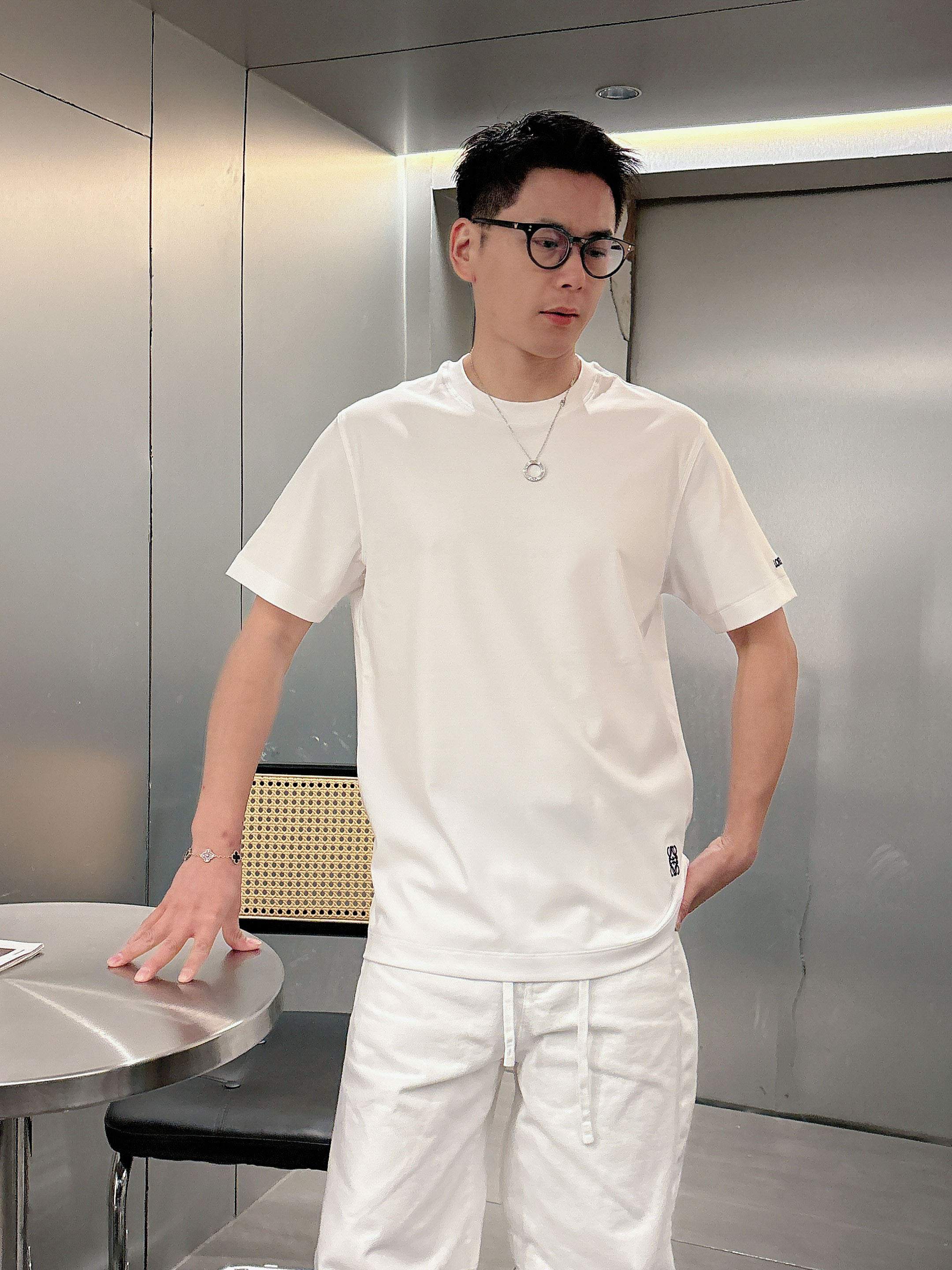 【 罗意威 2026春夏 · 高阶定制T恤】🔹 核心面料：秘鲁进口匹马棉 × 顶级丝光工艺🔹 核心体感：