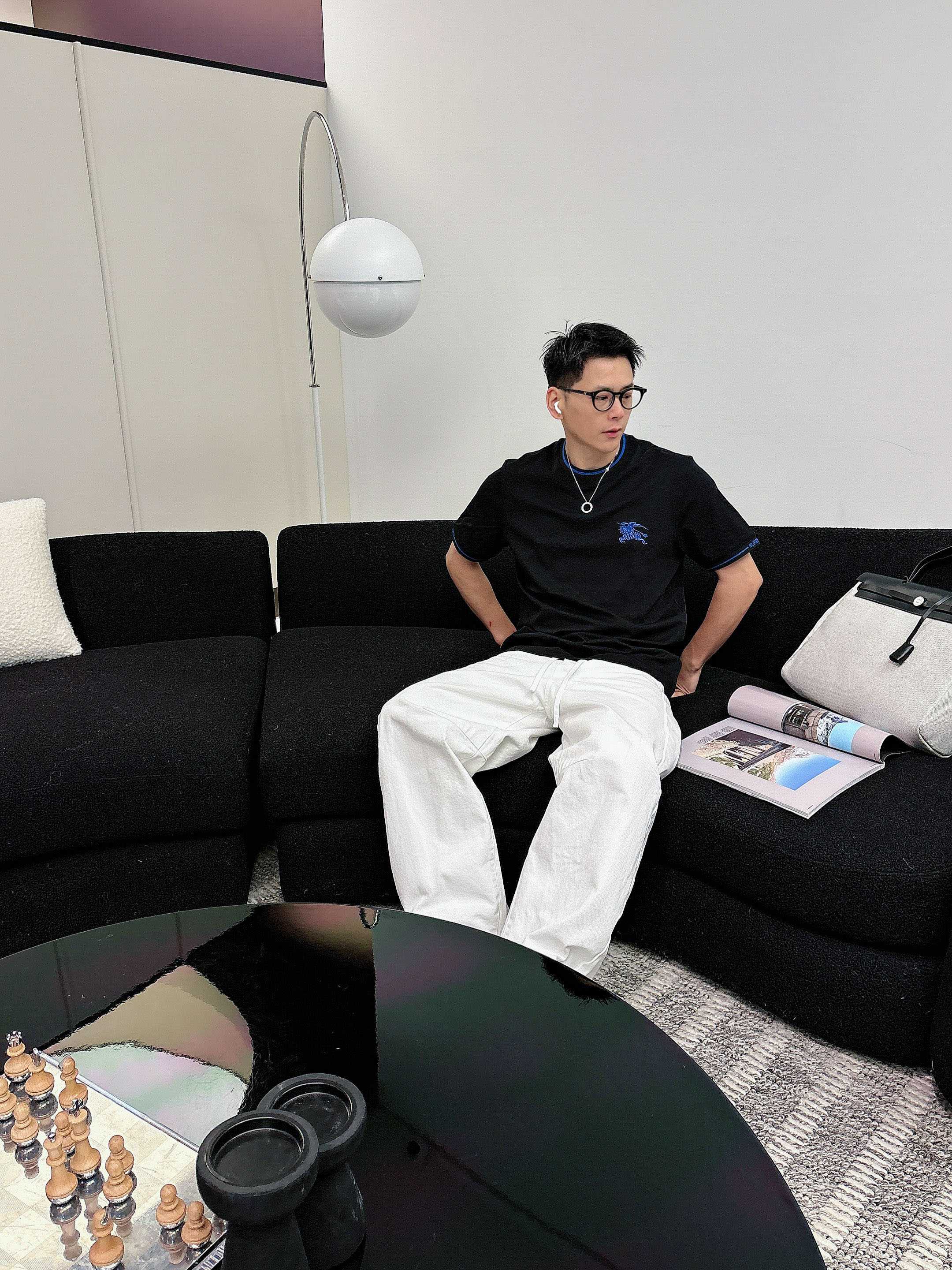 【 巴宝莉 2026春夏 · 高阶定制T恤】🔹 核心面料：秘鲁进口匹马棉 × 顶级丝光工艺🔹 核心体感：