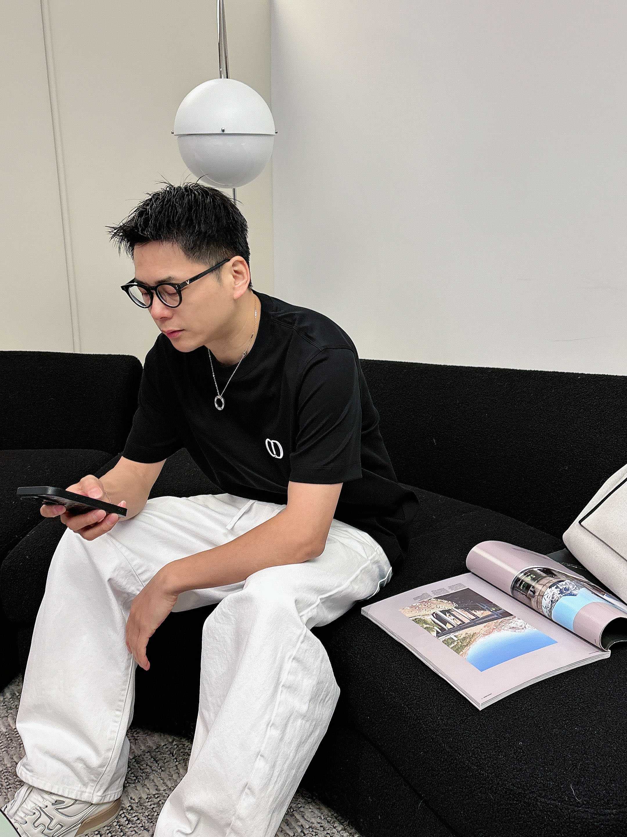 【 迪奥 2026春夏 · 高阶定制T恤】🔹 核心面料：秘鲁进口匹马棉 × 顶级丝光工艺🔹 核心体感：蚕