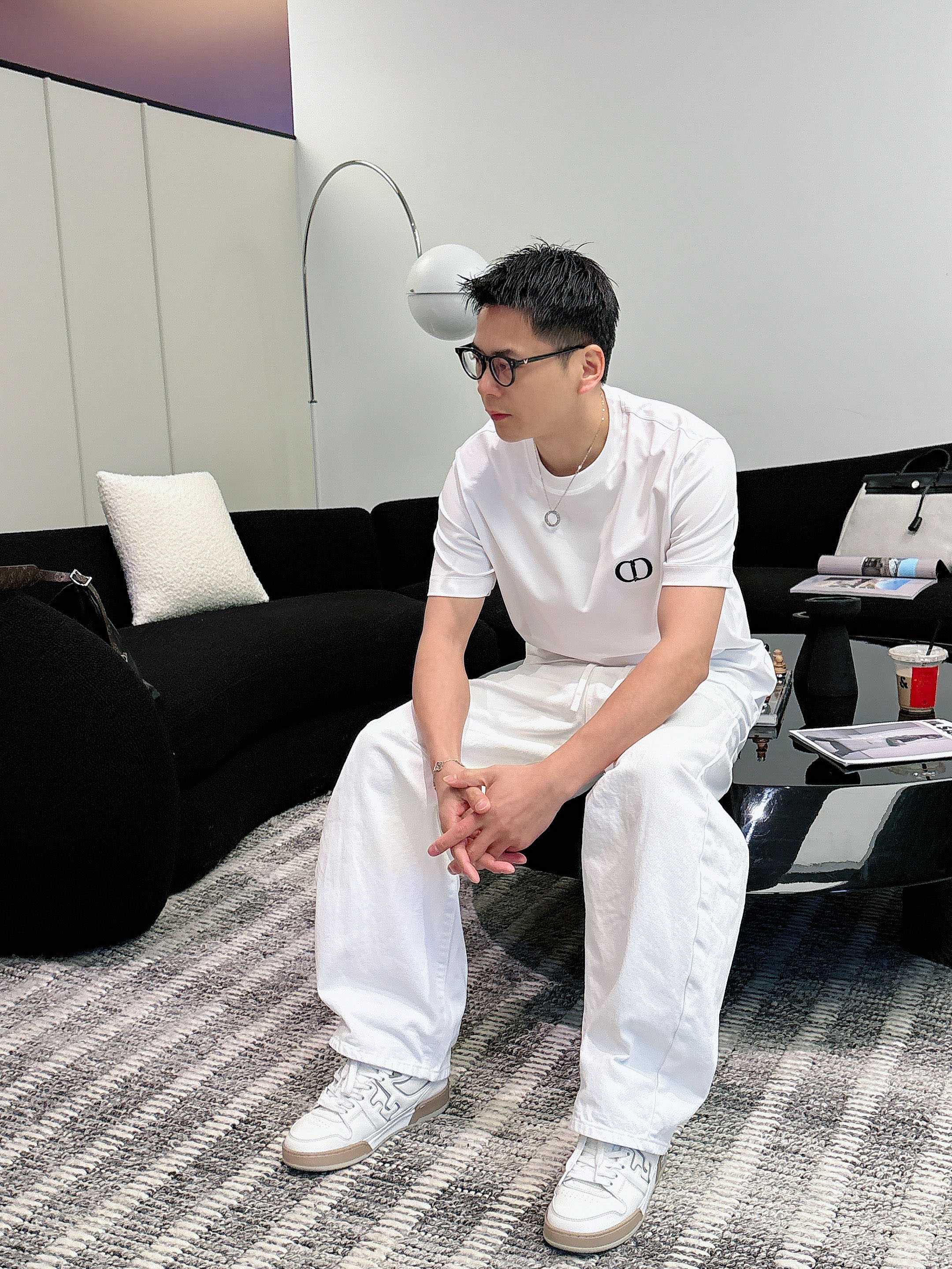 【 迪奥 2026春夏 · 高阶定制T恤】🔹 核心面料：秘鲁进口匹马棉 × 顶级丝光工艺🔹 核心体感：蚕