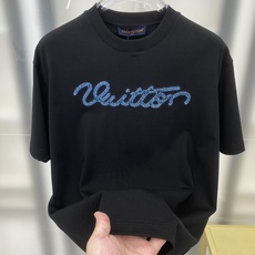 【 2026春夏 · 高阶定制T恤】 🔹 核心面料:秘鲁进口匹马棉 × 顶级丝光工艺 🔹 核心体感:蚕丝般柔滑,卓越透气 【 2026春夏 · 高阶定制T恤】 🔹 核心面料:秘鲁进口匹马棉 × 顶级丝光工艺 🔹 核心体感:蚕丝般柔滑,卓越透气