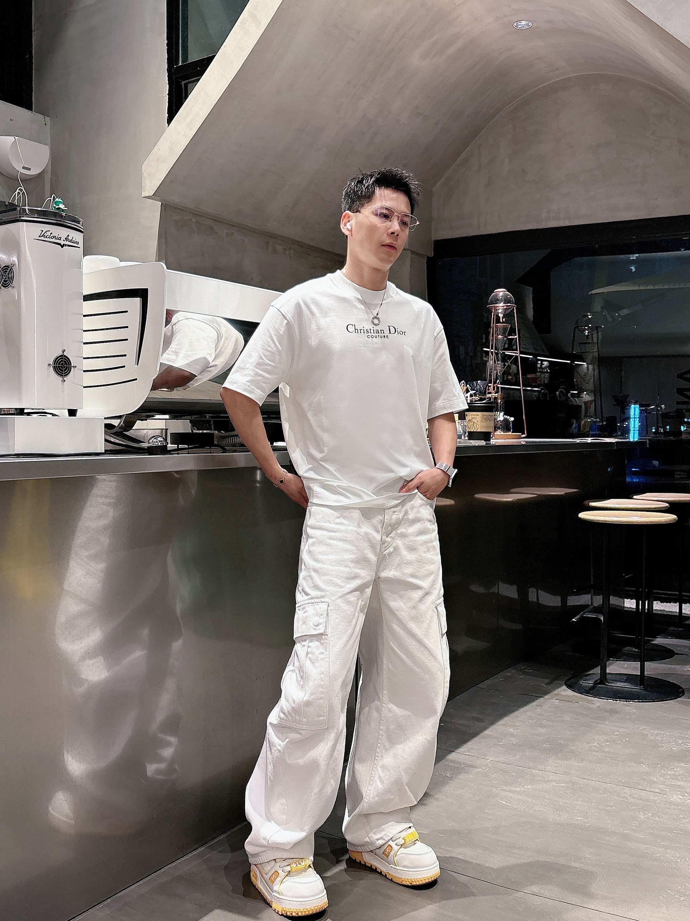 【 迪奥 2026春夏 · 高阶定制T恤】🔹 核心面料：秘鲁进口匹马棉 × 顶级丝光工艺🔹 核心体感：蚕