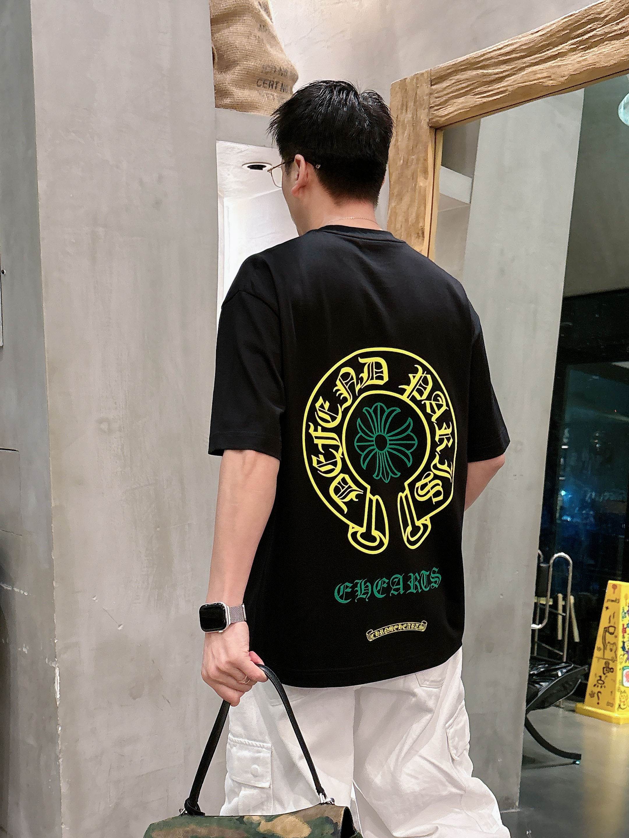 【 克罗心 2026春夏 · 高阶定制T恤】🔹 核心面料：秘鲁进口匹马棉 × 顶级丝光工艺🔹 核心体感：