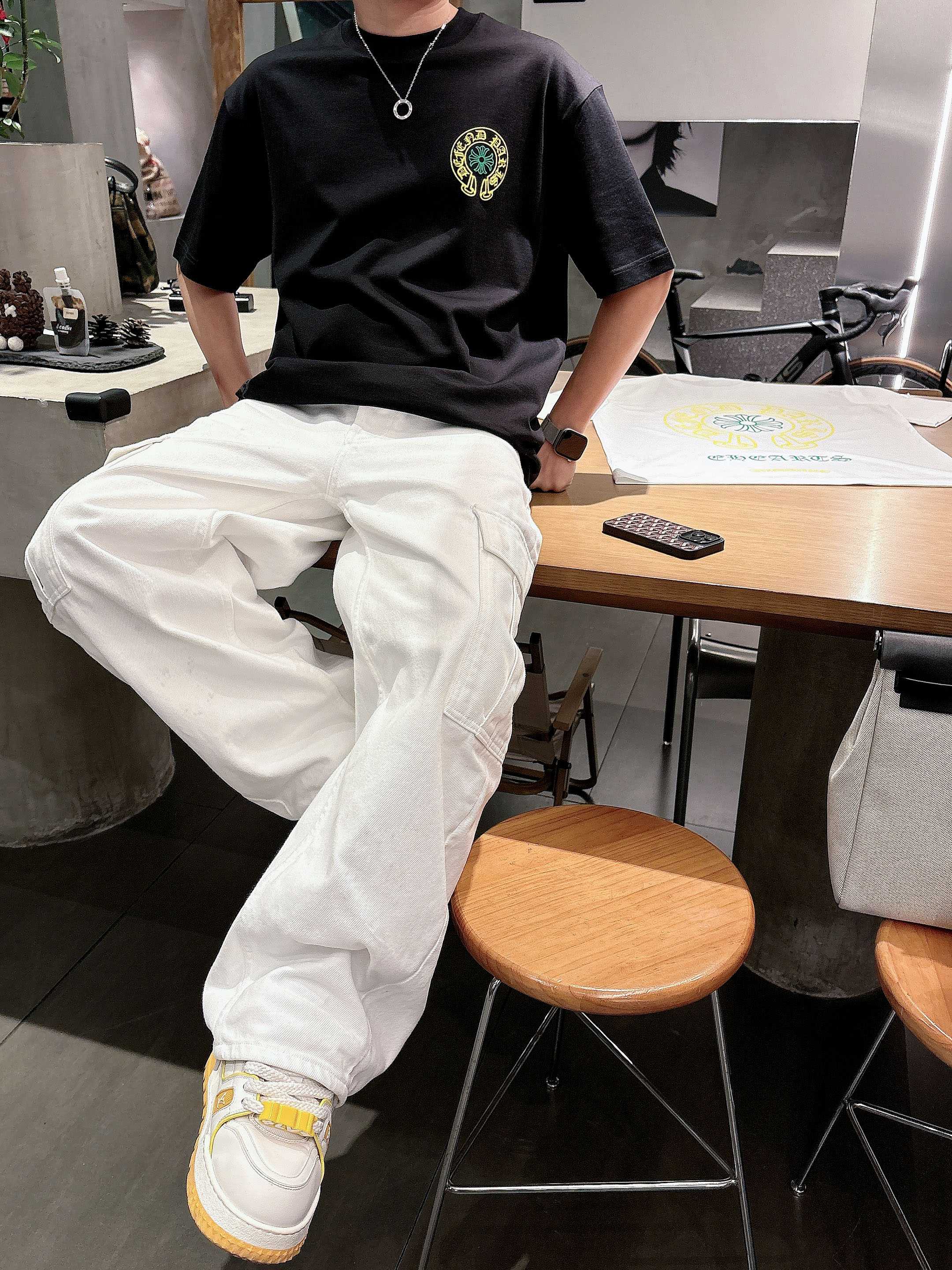 【 克罗心 2026春夏 · 高阶定制T恤】🔹 核心面料：秘鲁进口匹马棉 × 顶级丝光工艺🔹 核心体感：