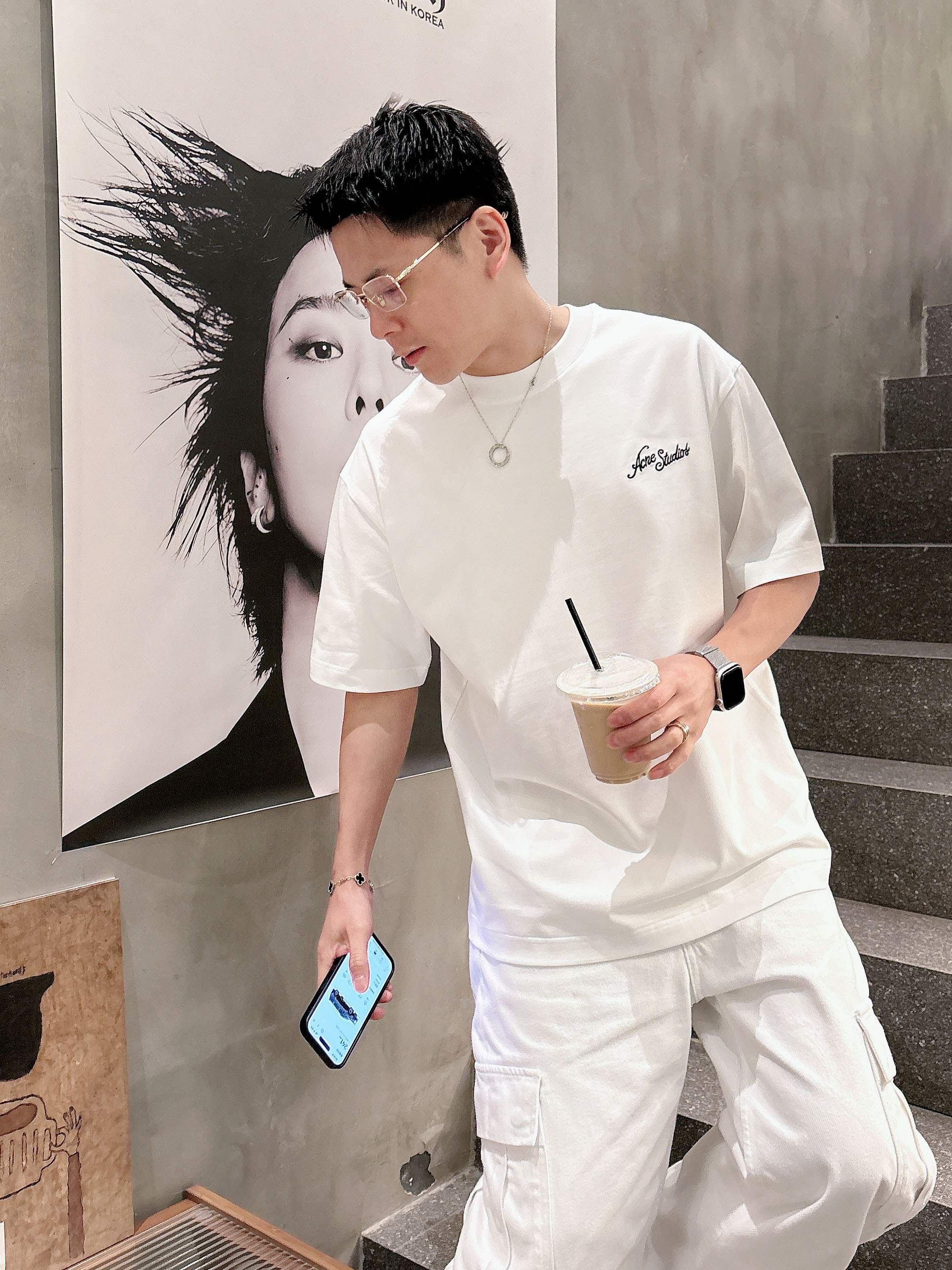 【 艾可妮 2026春夏 · 高阶定制T恤】🔹 核心面料：秘鲁进口匹马棉 × 顶级丝光工艺🔹 核心体感：