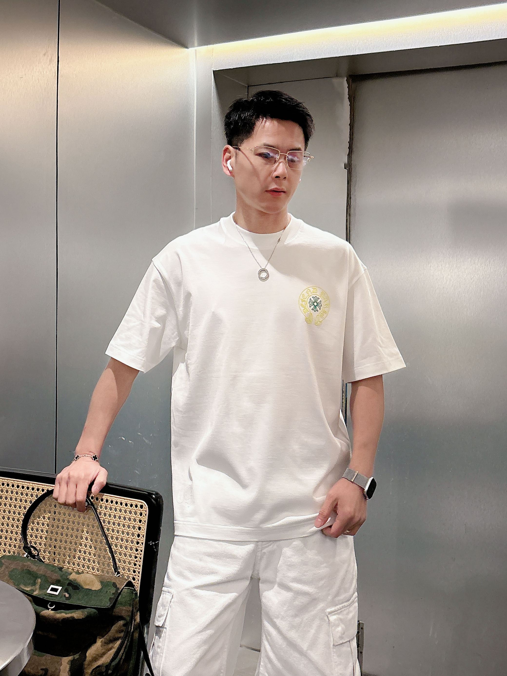 【 克罗心 2026春夏 · 高阶定制T恤】🔹 核心面料：秘鲁进口匹马棉 × 顶级丝光工艺🔹 核心体感：