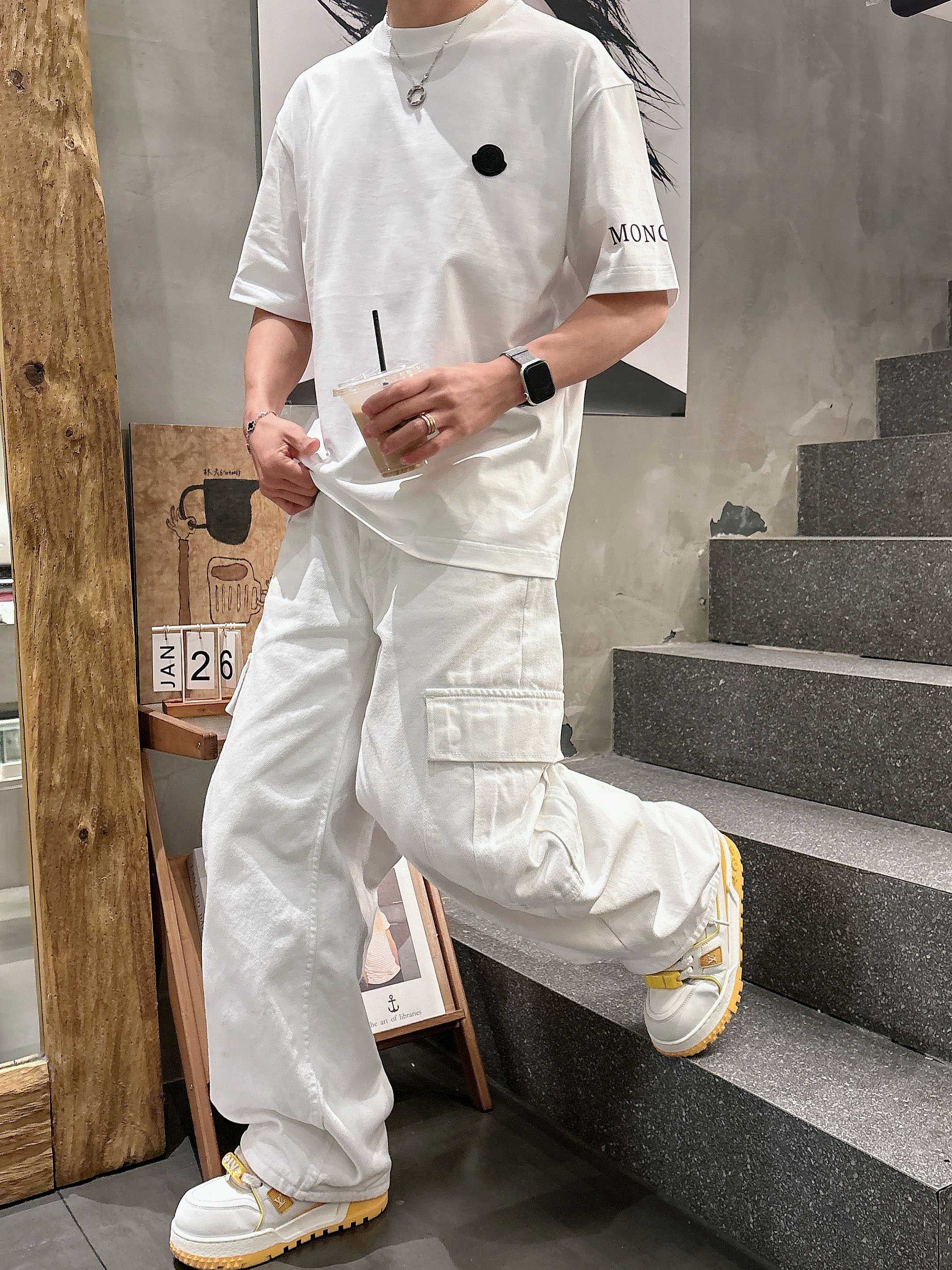 【 蒙口 2026春夏 · 高阶定制T恤】🔹 核心面料：秘鲁进口匹马棉 × 顶级丝光工艺🔹 核心体感：蚕