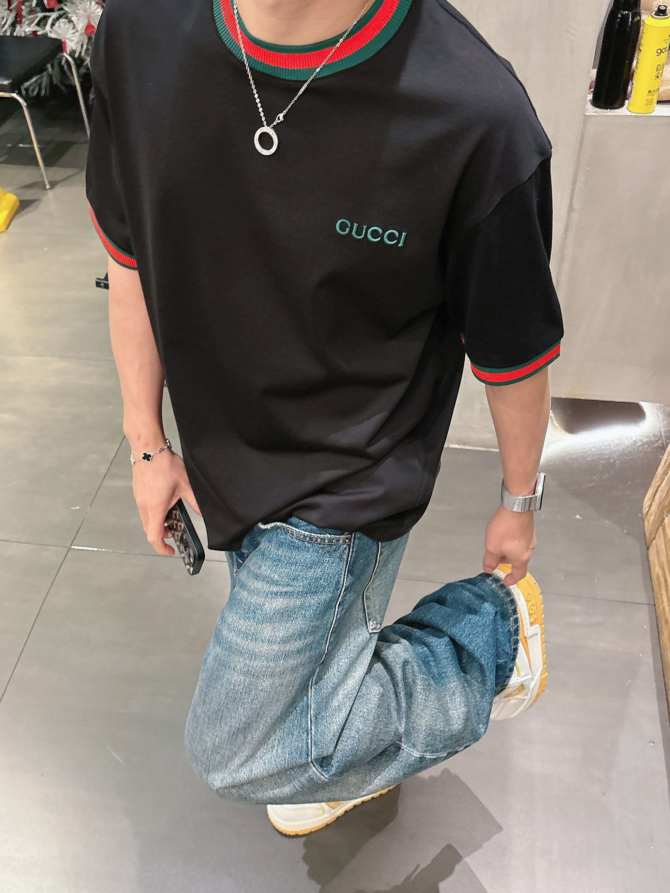 【 古驰 2026春夏 · 高阶定制T恤】🔹 核心面料：秘鲁进口匹马棉 × 顶级丝光工艺🔹 核心体感：蚕