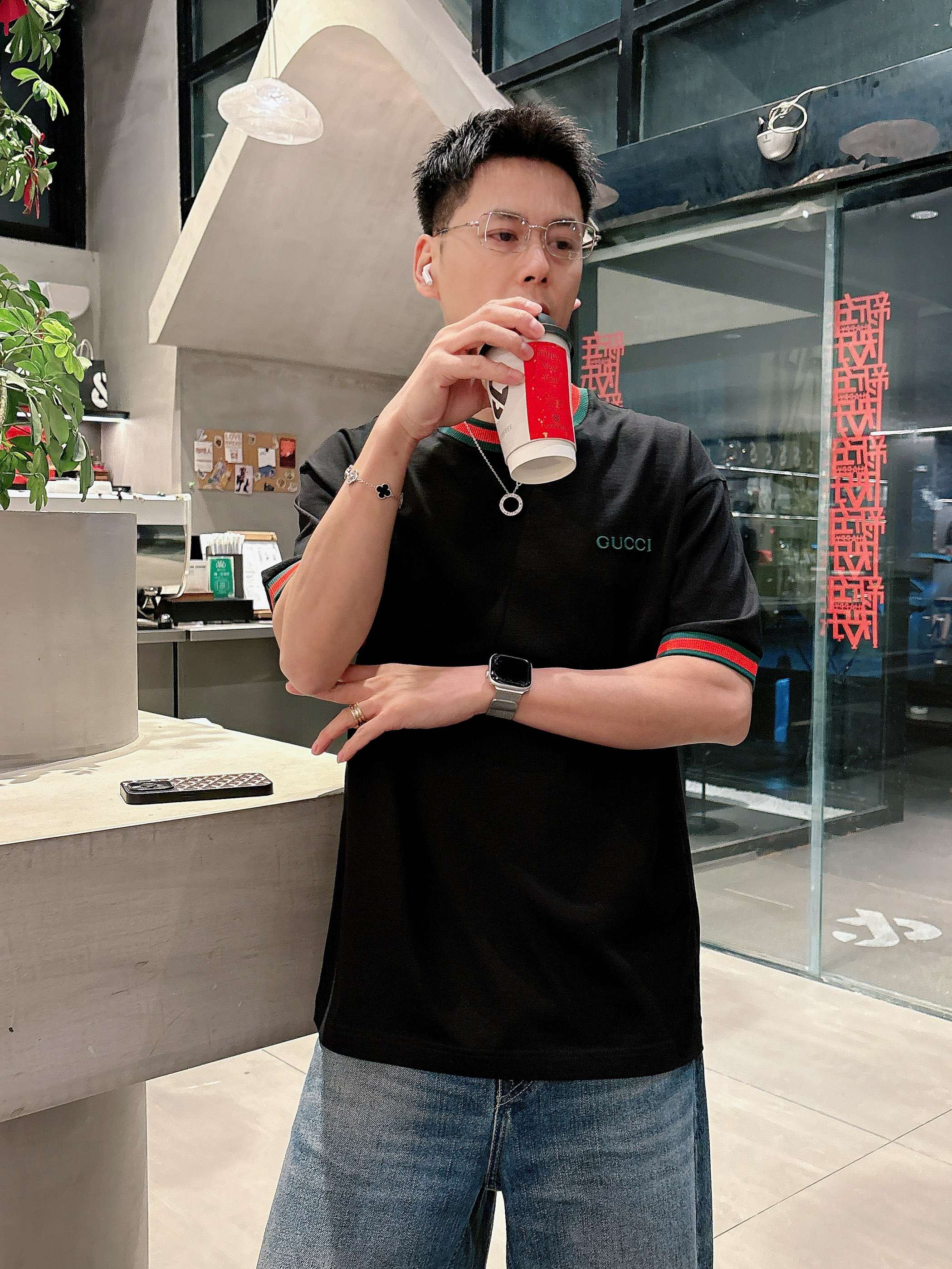 【 古驰 2026春夏 · 高阶定制T恤】🔹 核心面料：秘鲁进口匹马棉 × 顶级丝光工艺🔹 核心体感：蚕