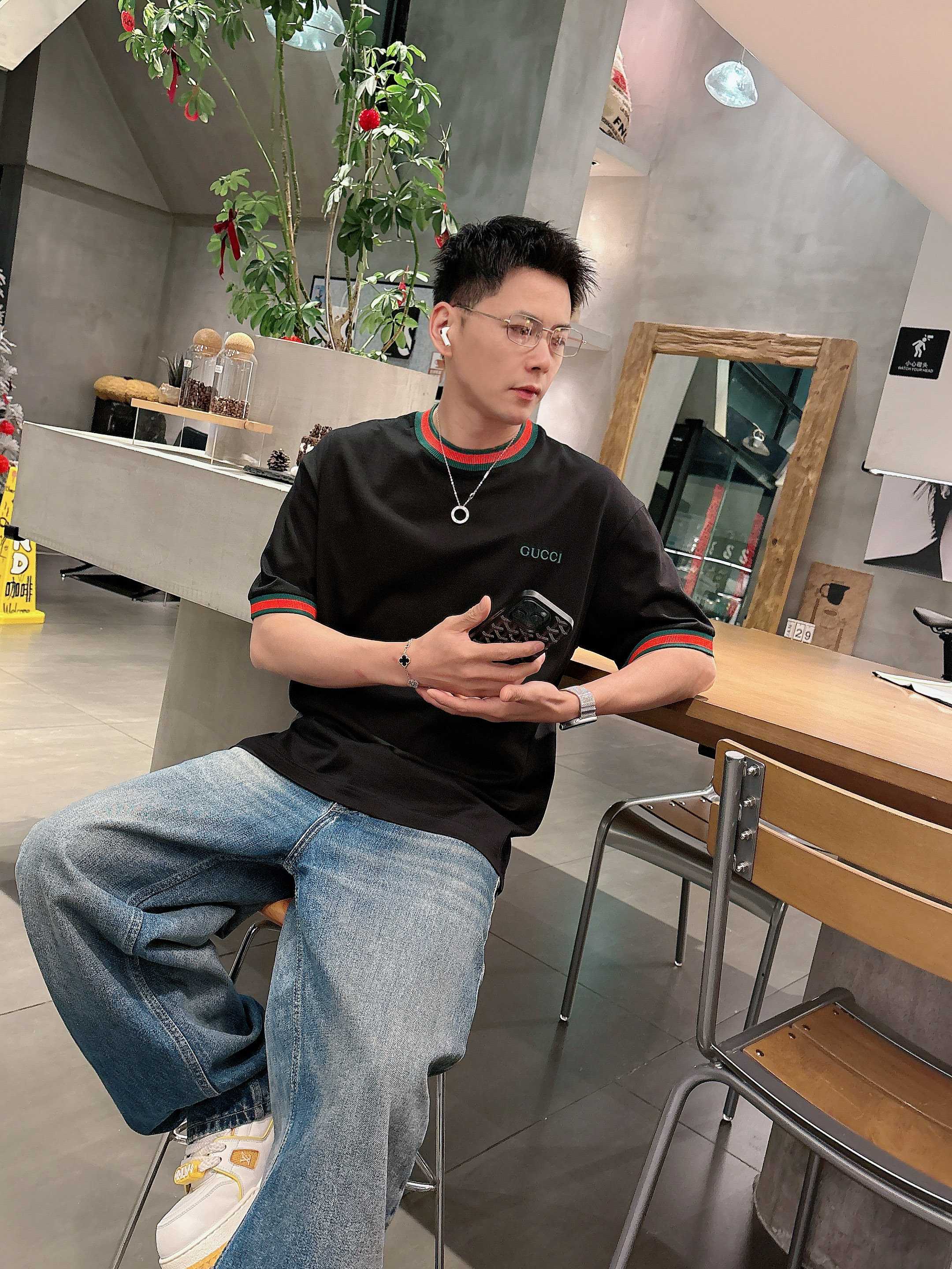 【 古驰 2026春夏 · 高阶定制T恤】🔹 核心面料：秘鲁进口匹马棉 × 顶级丝光工艺🔹 核心体感：蚕