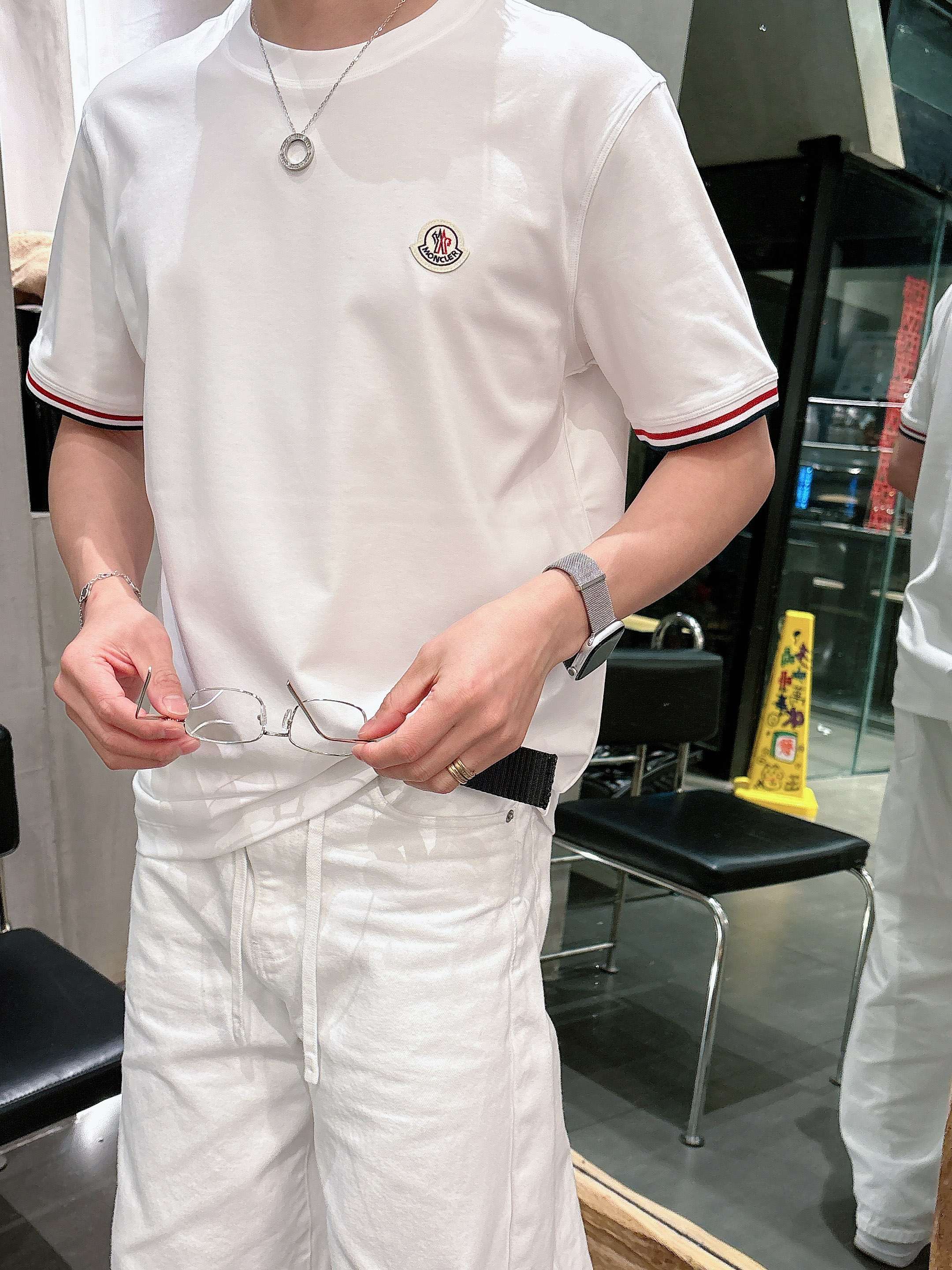 【 蒙口 2026春夏 · 高阶定制T恤】🔹 核心面料：秘鲁进口匹马棉 × 顶级丝光工艺🔹 核心体感：蚕
