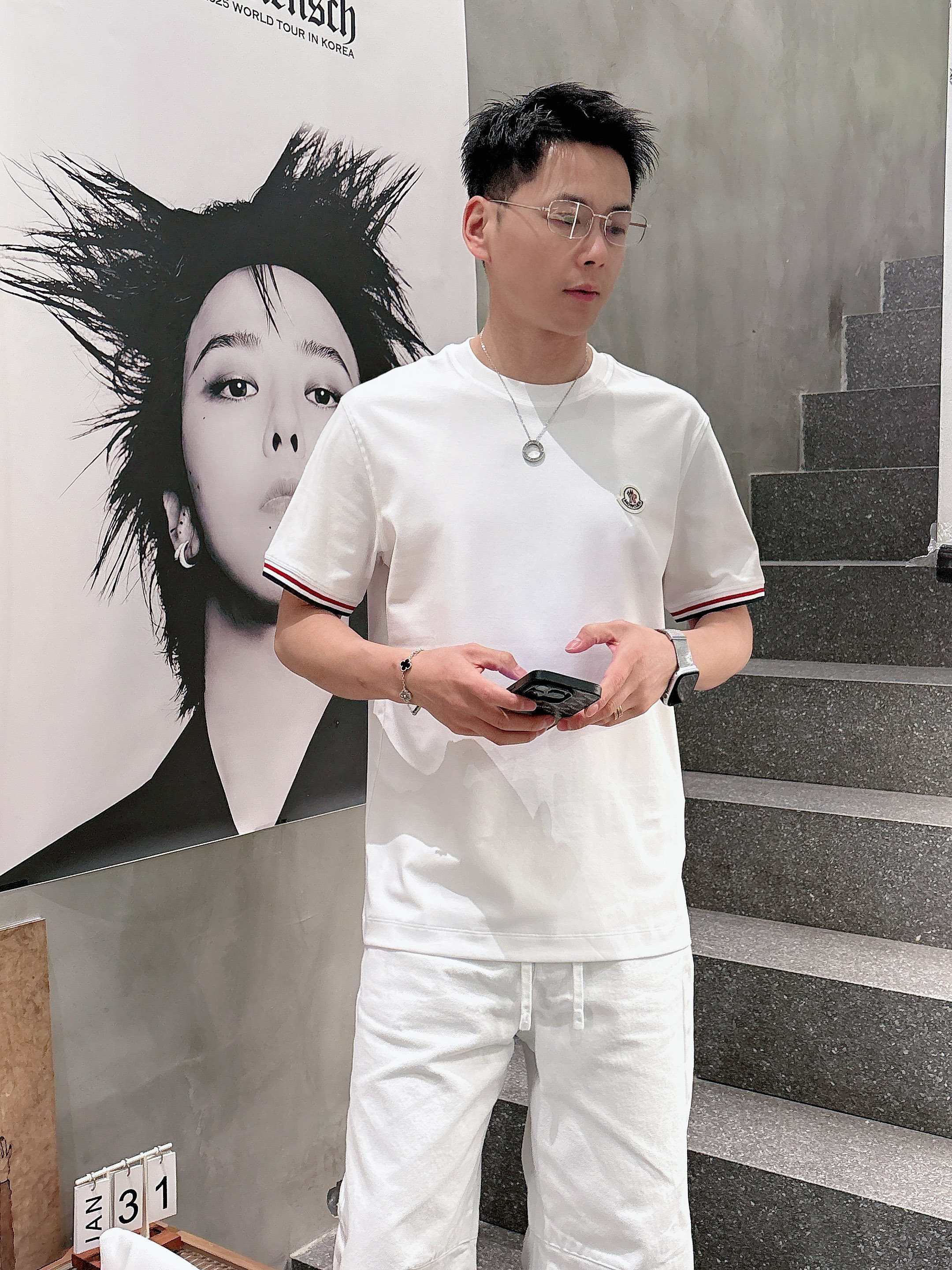 【 蒙口 2026春夏 · 高阶定制T恤】🔹 核心面料：秘鲁进口匹马棉 × 顶级丝光工艺🔹 核心体感：蚕