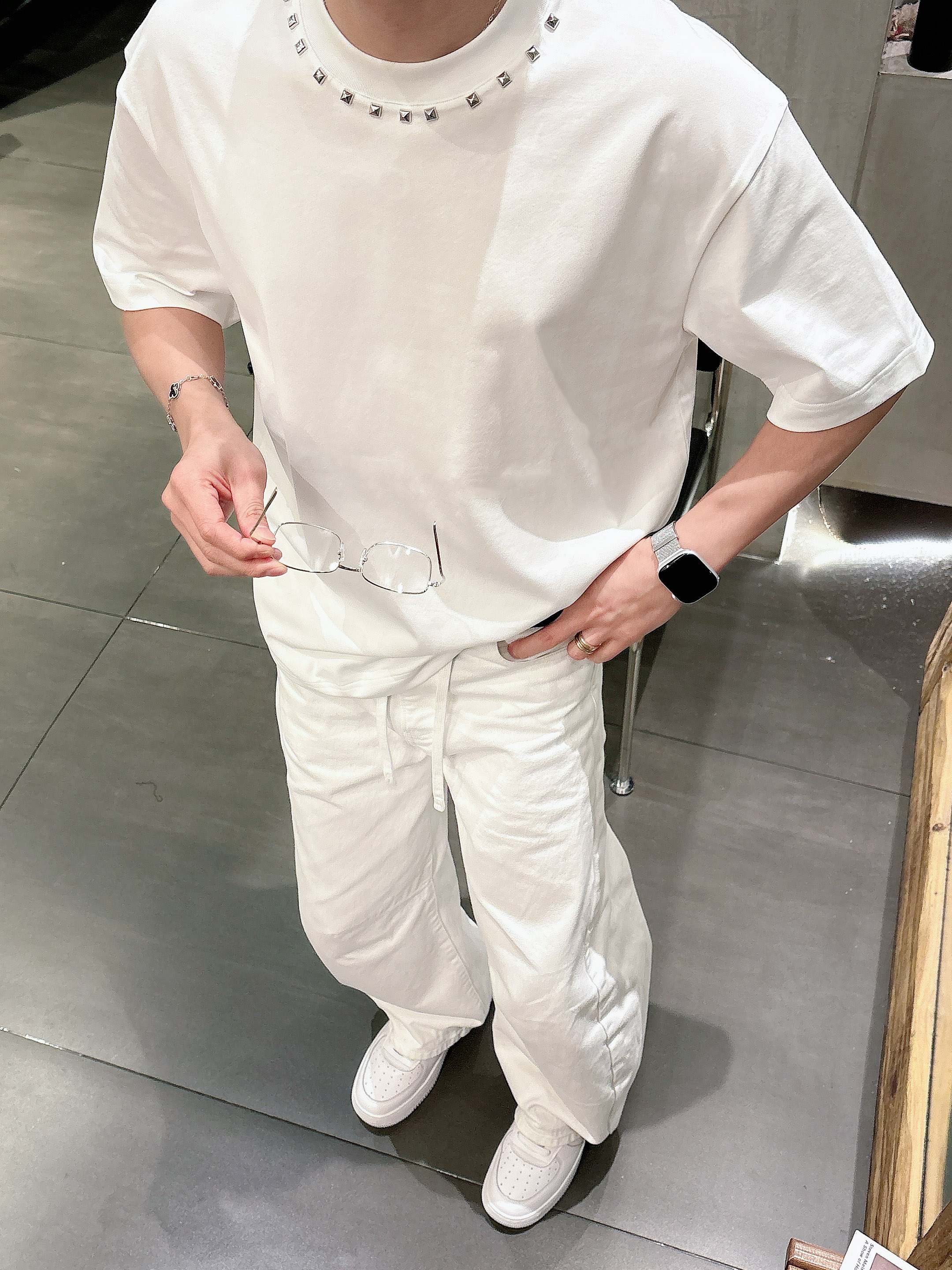 【 华伦天奴 2026春夏 · 高阶定制T恤】🔹 核心面料：秘鲁进口匹马棉 × 顶级丝光工艺🔹 核心体感