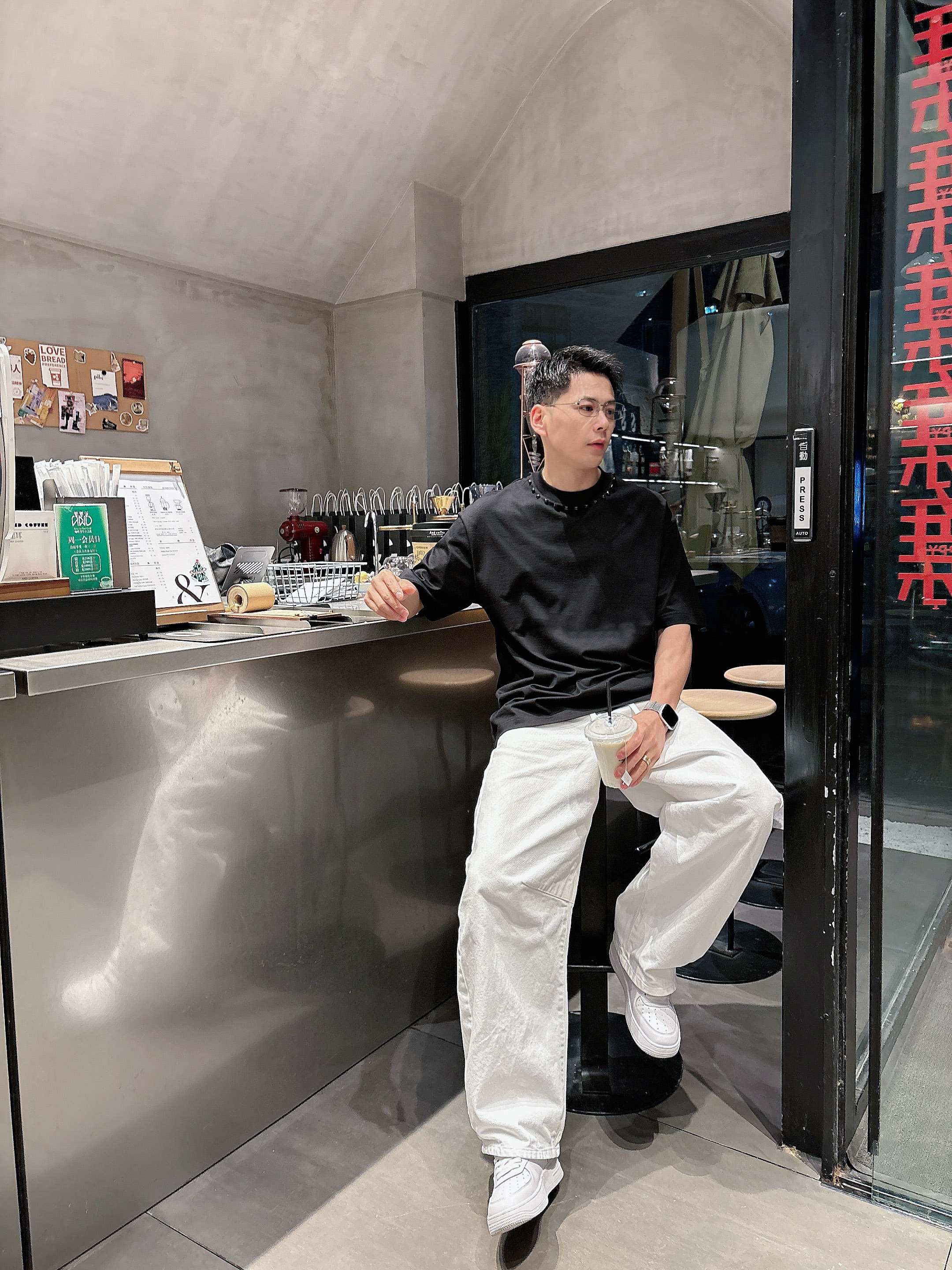 【 华伦天奴 2026春夏 · 高阶定制T恤】🔹 核心面料：秘鲁进口匹马棉 × 顶级丝光工艺🔹 核心体感