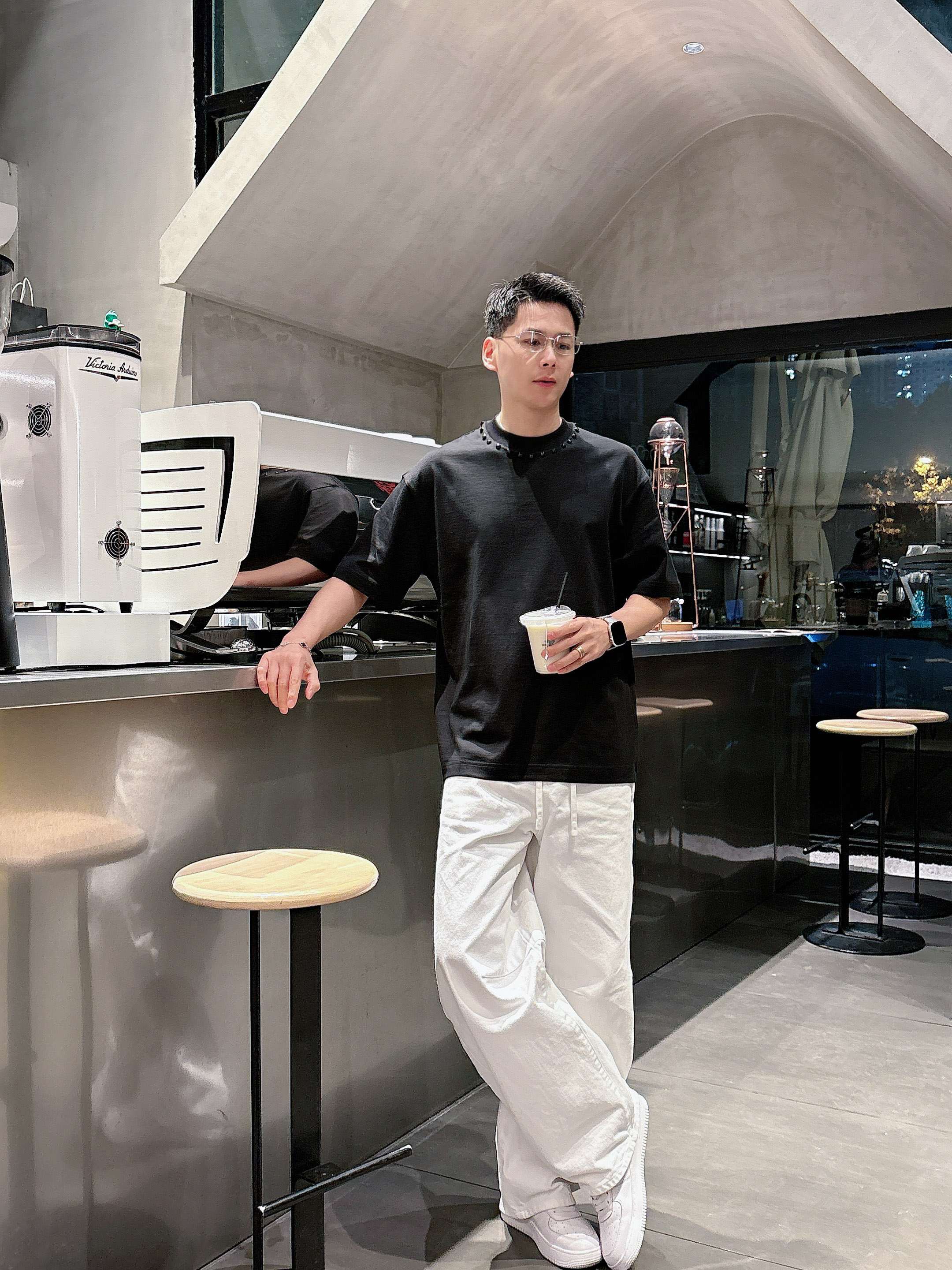 【 华伦天奴 2026春夏 · 高阶定制T恤】🔹 核心面料：秘鲁进口匹马棉 × 顶级丝光工艺🔹 核心体感