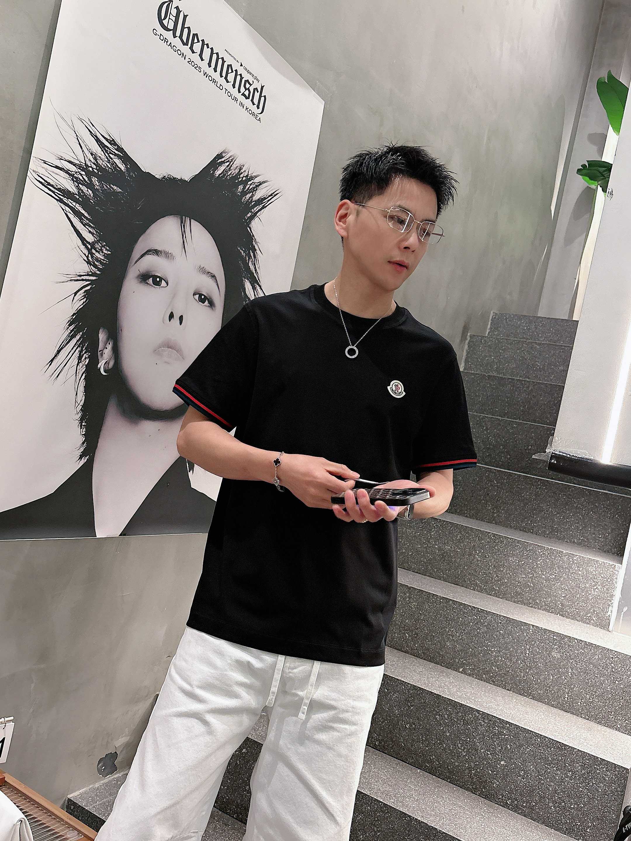 【 蒙口 2026春夏 · 高阶定制T恤】🔹 核心面料：秘鲁进口匹马棉 × 顶级丝光工艺🔹 核心体感：蚕