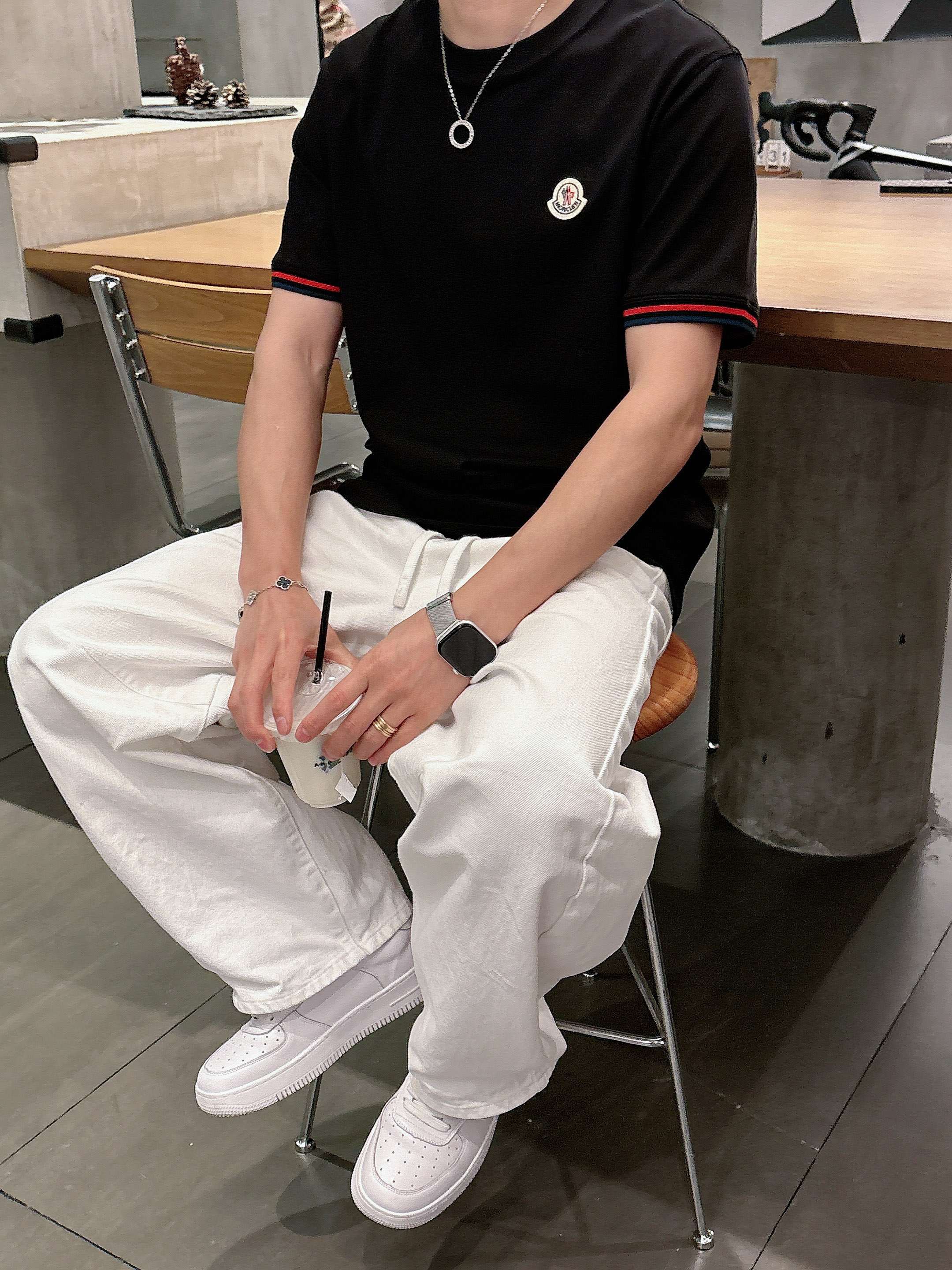 【 蒙口 2026春夏 · 高阶定制T恤】🔹 核心面料：秘鲁进口匹马棉 × 顶级丝光工艺🔹 核心体感：蚕