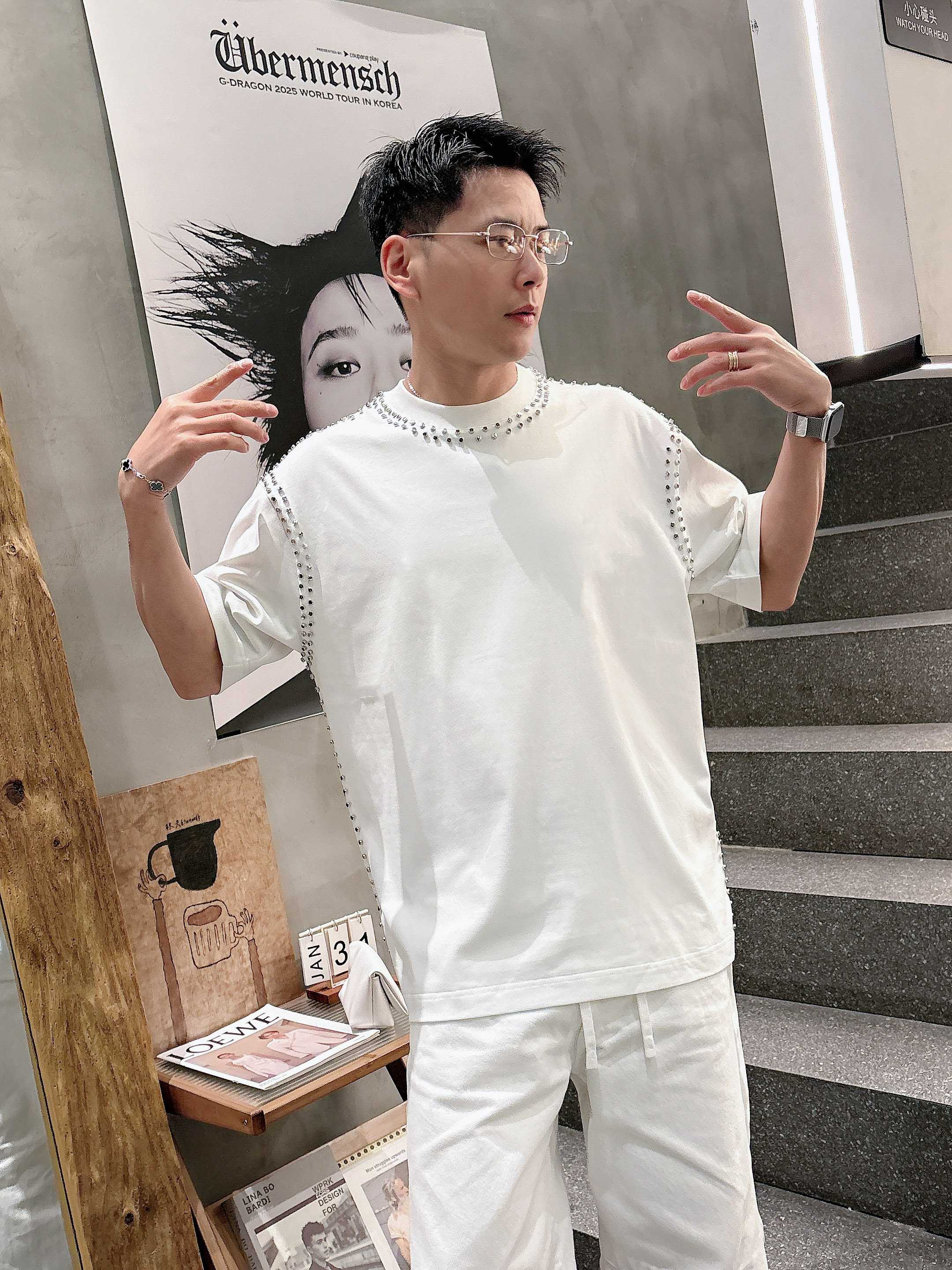【 华伦天奴 2026春夏 · 高阶定制T恤】🔹 核心面料：秘鲁进口匹马棉 × 顶级丝光工艺🔹 核心体感