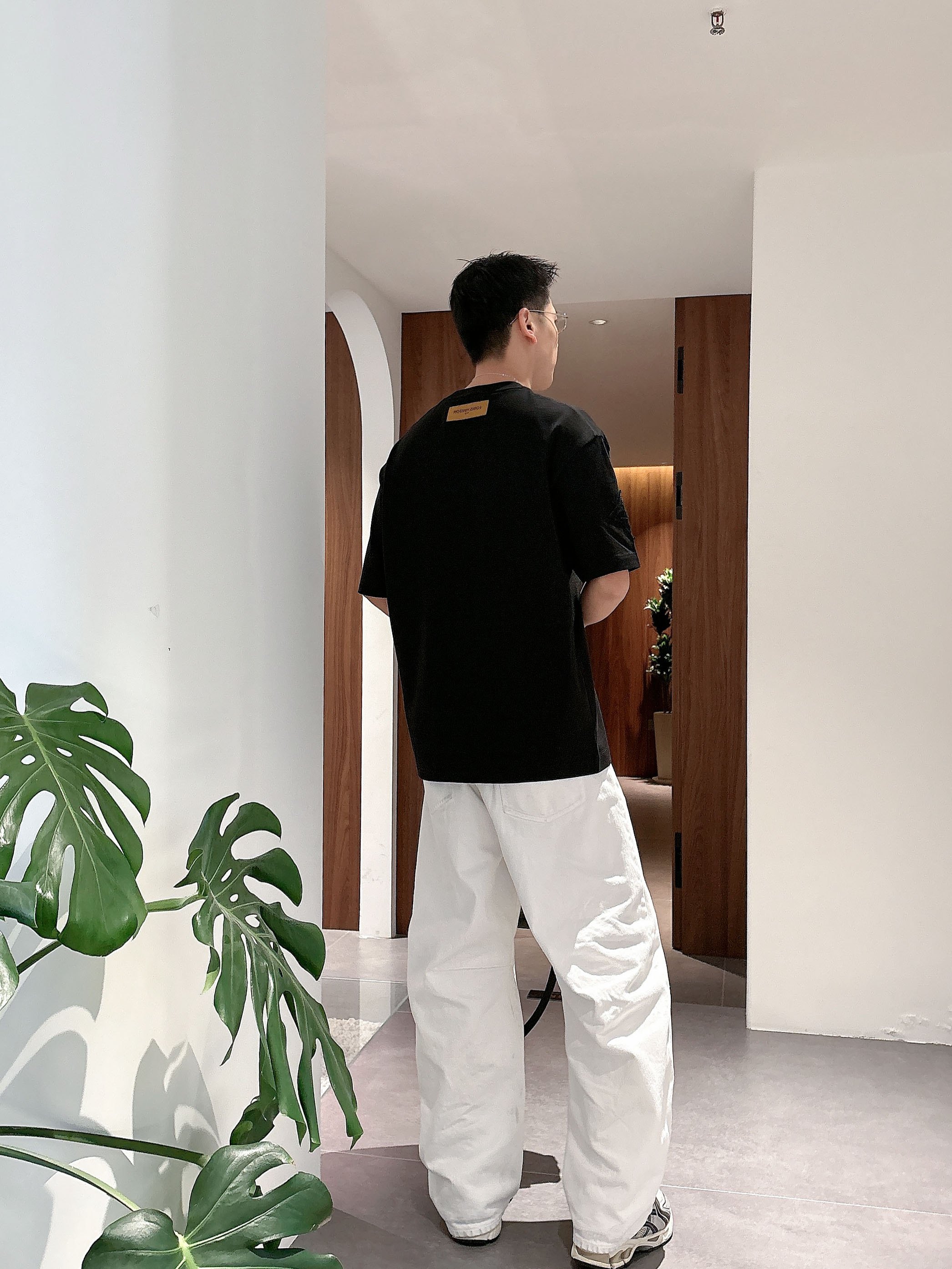 【 LV 2026春夏 · 高阶定制T恤】🔹 核心面料：秘鲁进口匹马棉 × 顶级丝光工艺🔹 核心体感：蚕