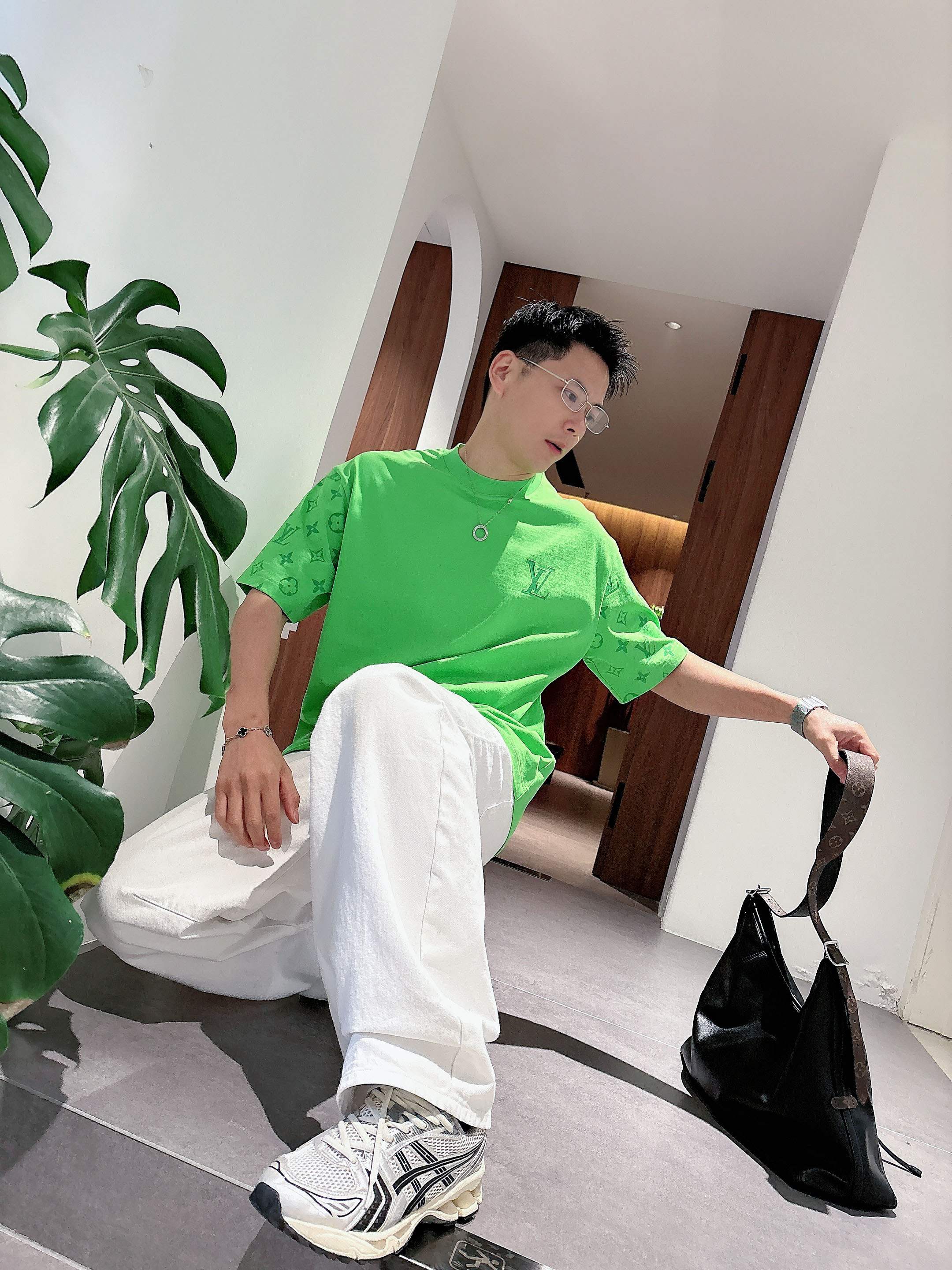 【 LV 2026春夏 · 高阶定制T恤】🔹 核心面料：秘鲁进口匹马棉 × 顶级丝光工艺🔹 核心体感：蚕