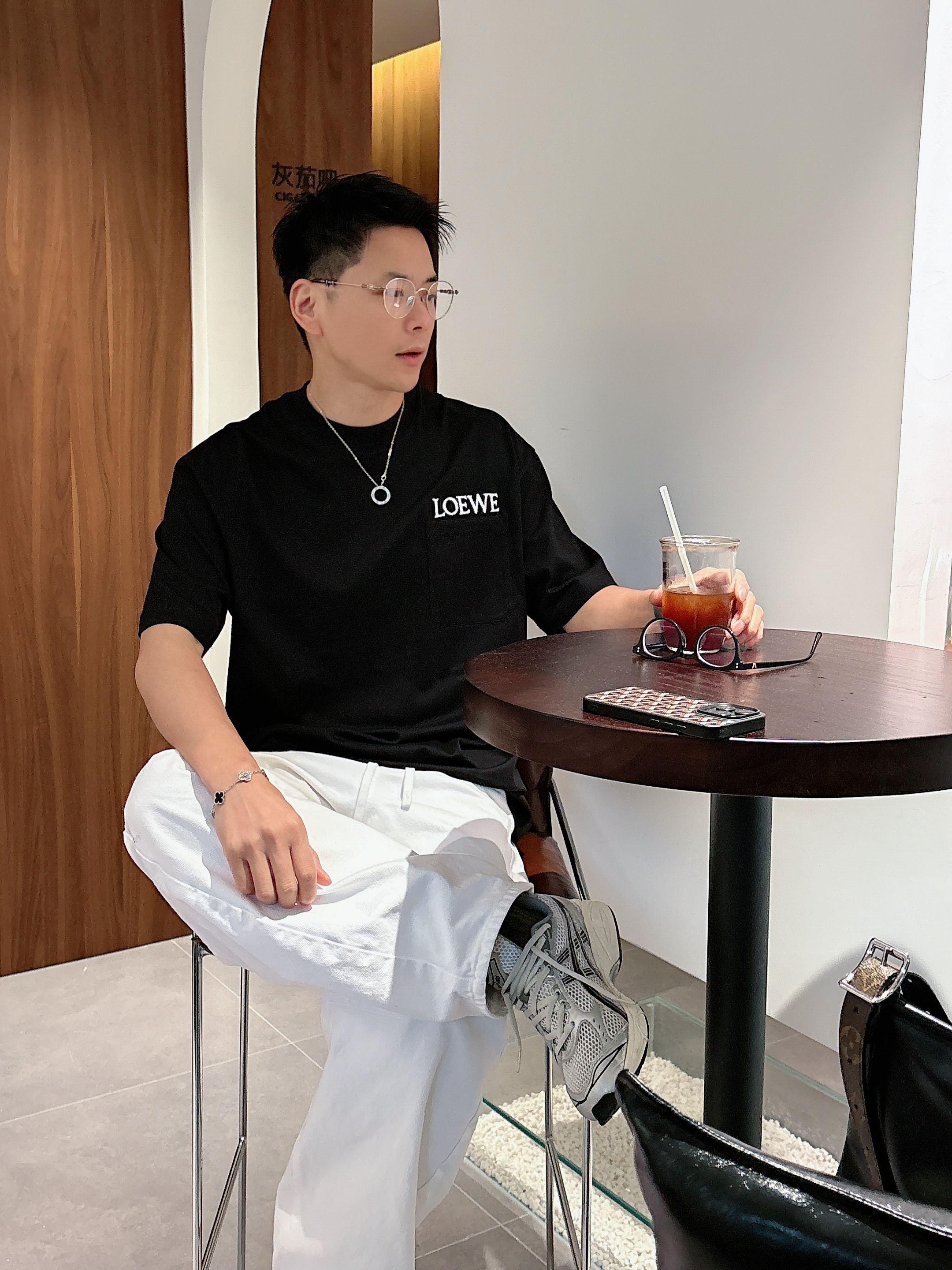 【 罗意威 2026春夏 · 高阶定制T恤】🔹 核心面料：秘鲁进口匹马棉 × 顶级丝光工艺🔹 核心体感：