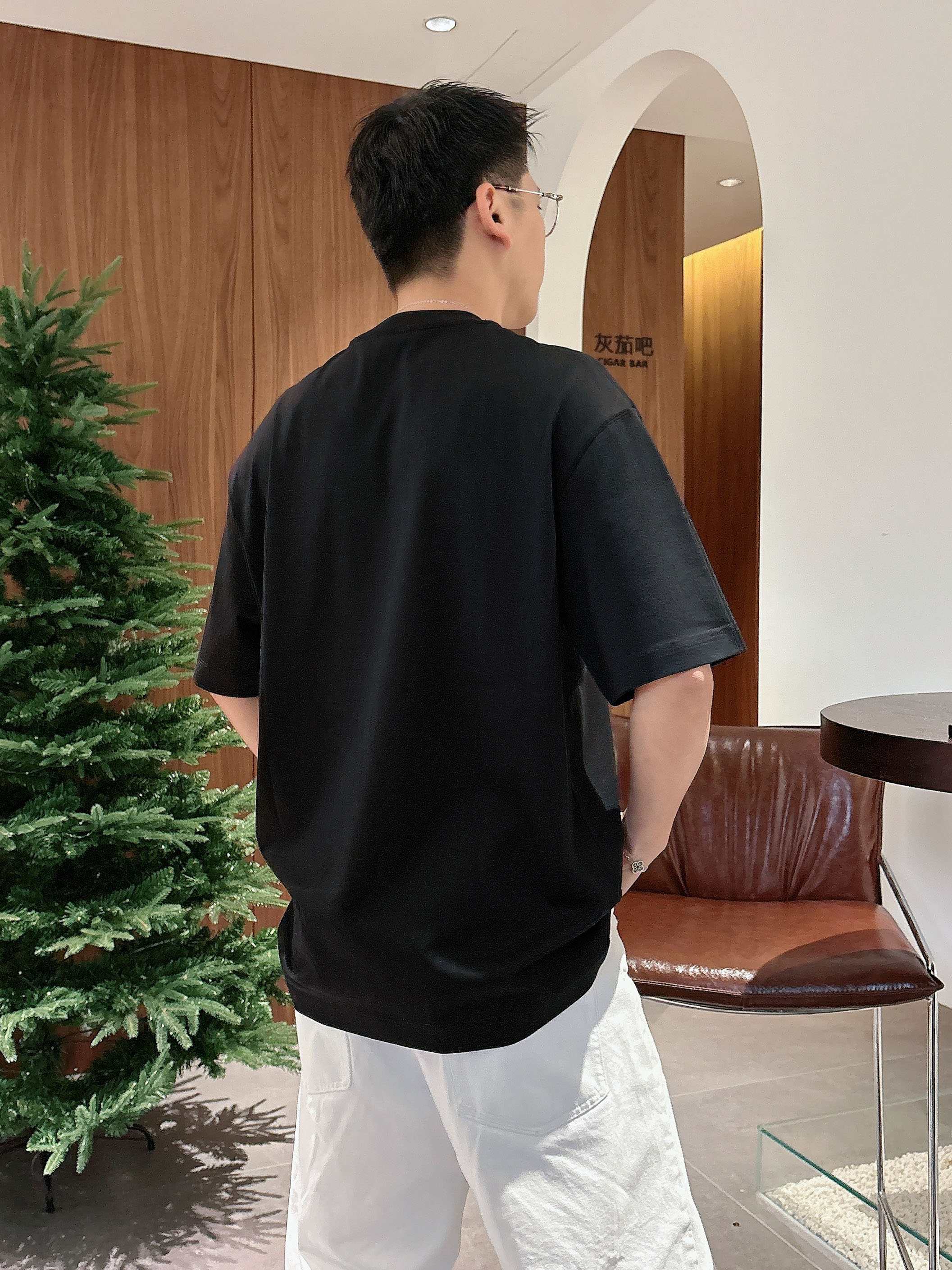 【 罗意威 2026春夏 · 高阶定制T恤】🔹 核心面料：秘鲁进口匹马棉 × 顶级丝光工艺🔹 核心体感：