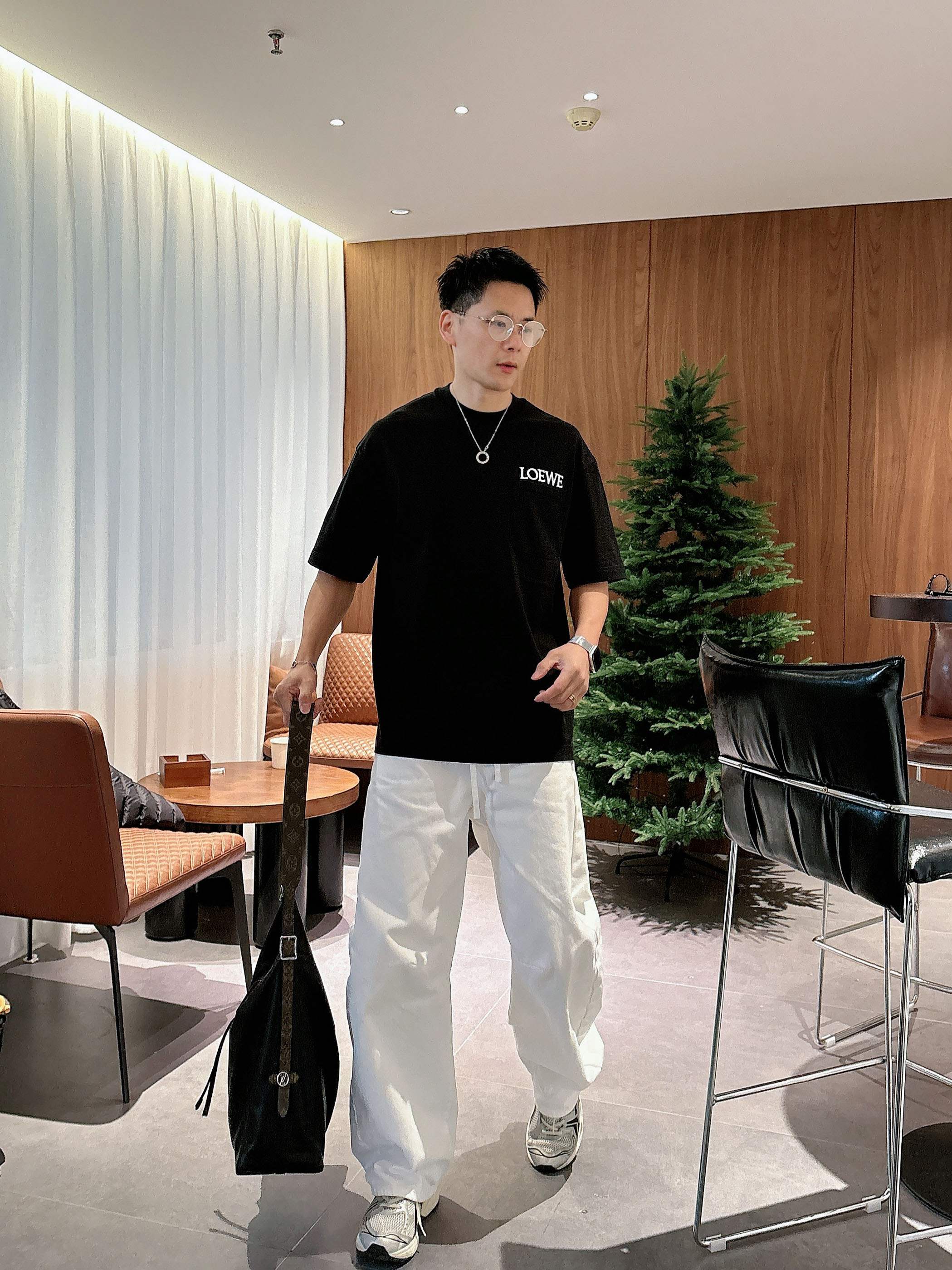 【 罗意威 2026春夏 · 高阶定制T恤】🔹 核心面料：秘鲁进口匹马棉 × 顶级丝光工艺🔹 核心体感：