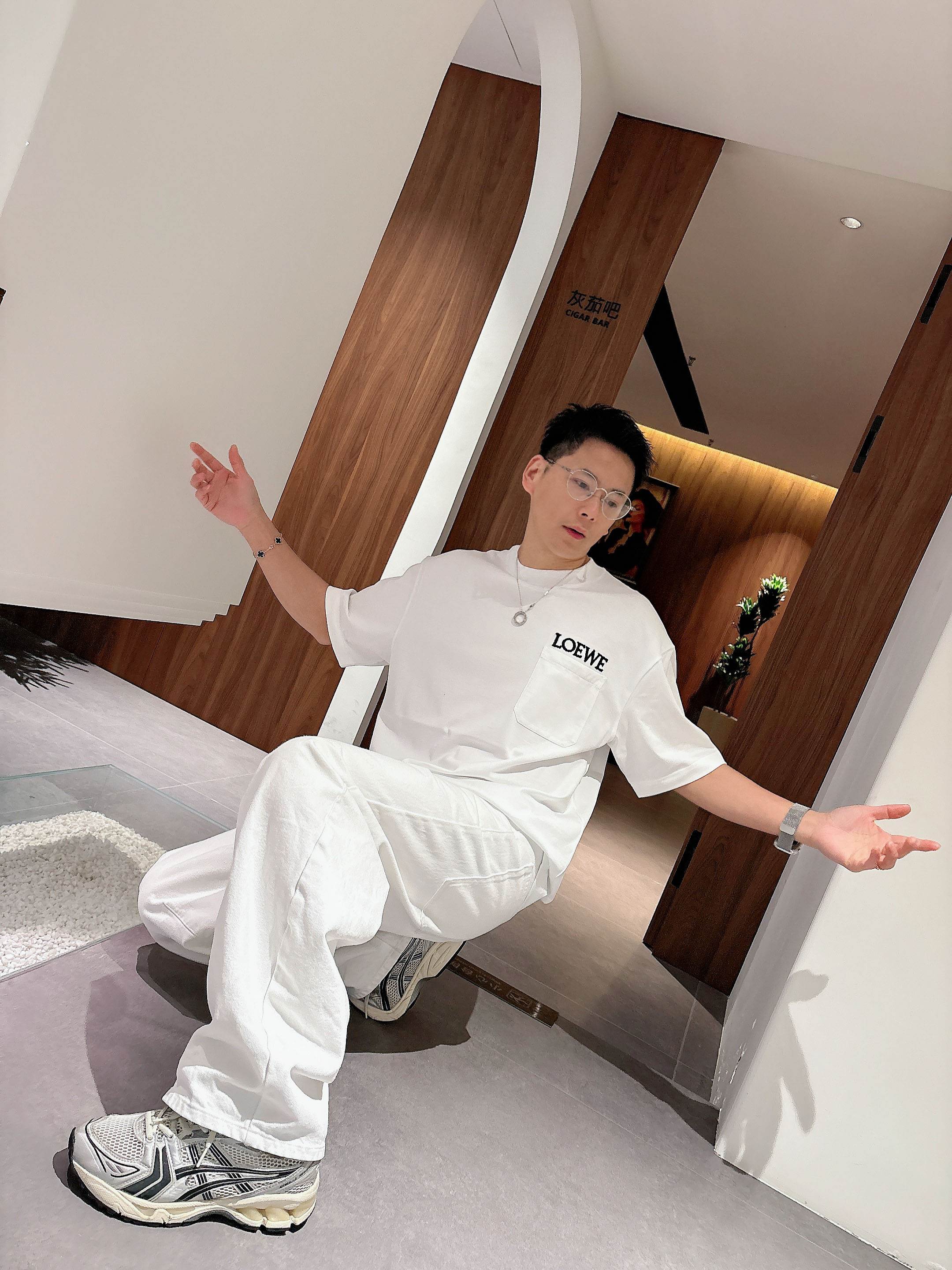 【 罗意威 2026春夏 · 高阶定制T恤】🔹 核心面料：秘鲁进口匹马棉 × 顶级丝光工艺🔹 核心体感：