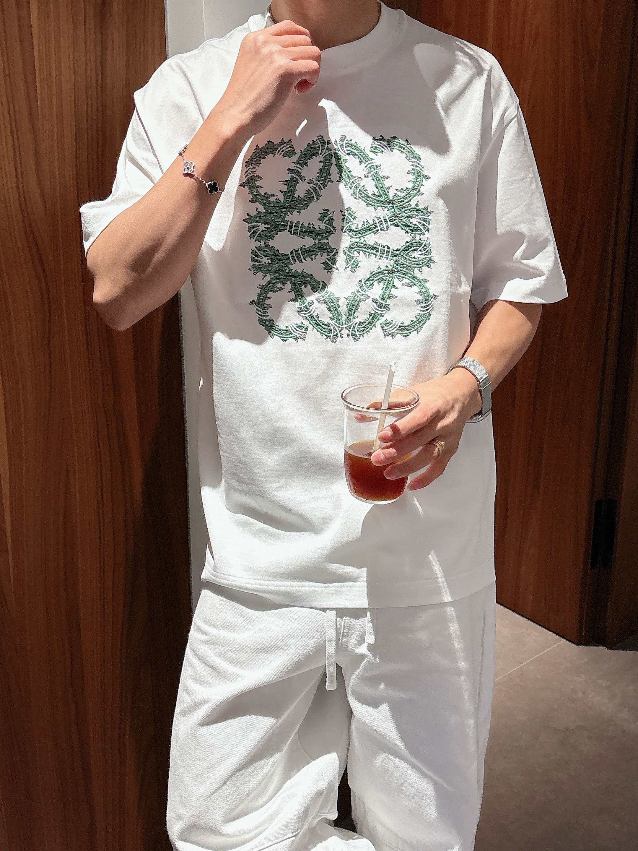 【 罗意威 2026春夏 · 高阶定制T恤】🔹 核心面料：秘鲁进口匹马棉 × 顶级丝光工艺🔹 核心体感：