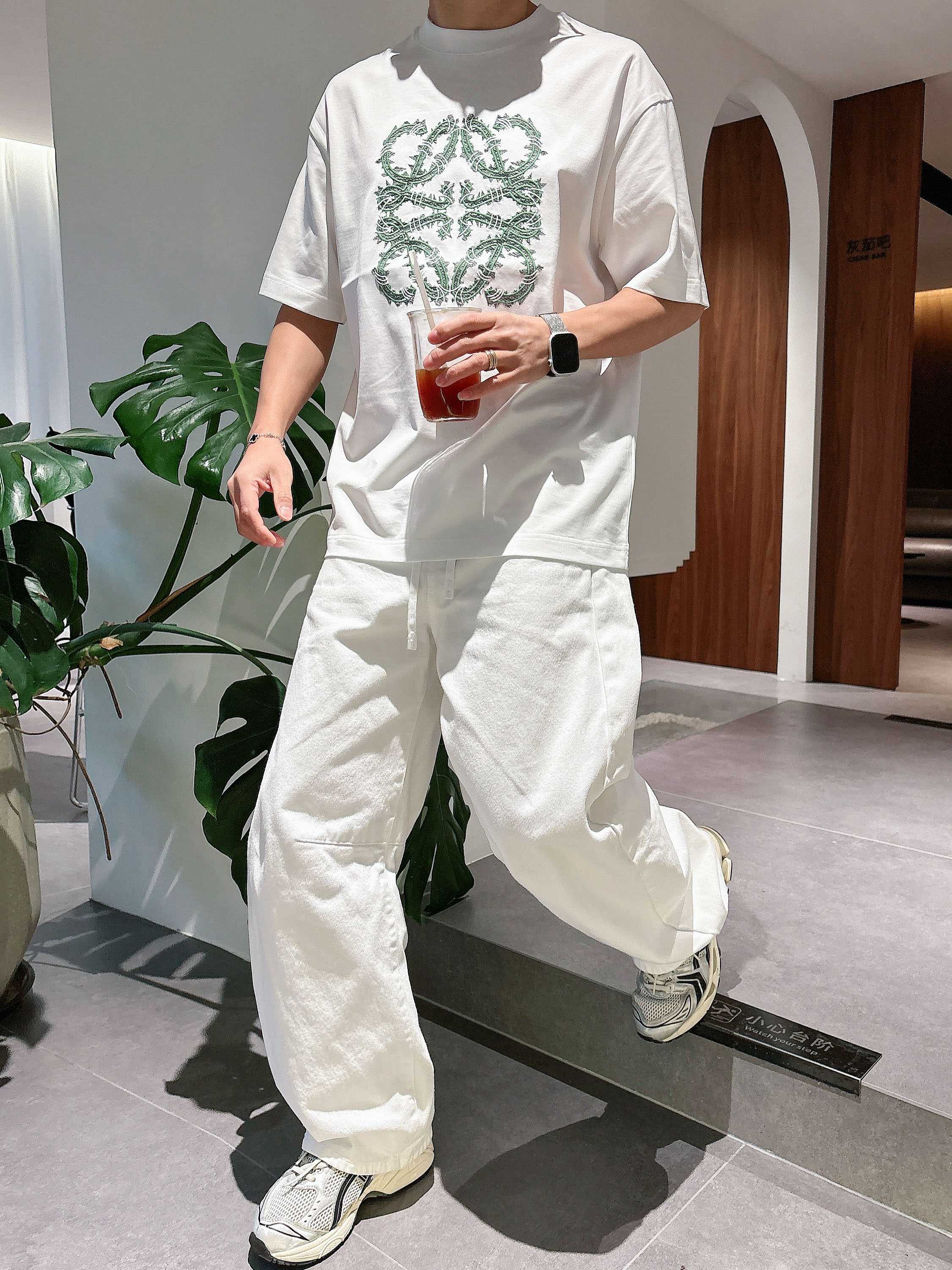【 罗意威 2026春夏 · 高阶定制T恤】🔹 核心面料：秘鲁进口匹马棉 × 顶级丝光工艺🔹 核心体感：