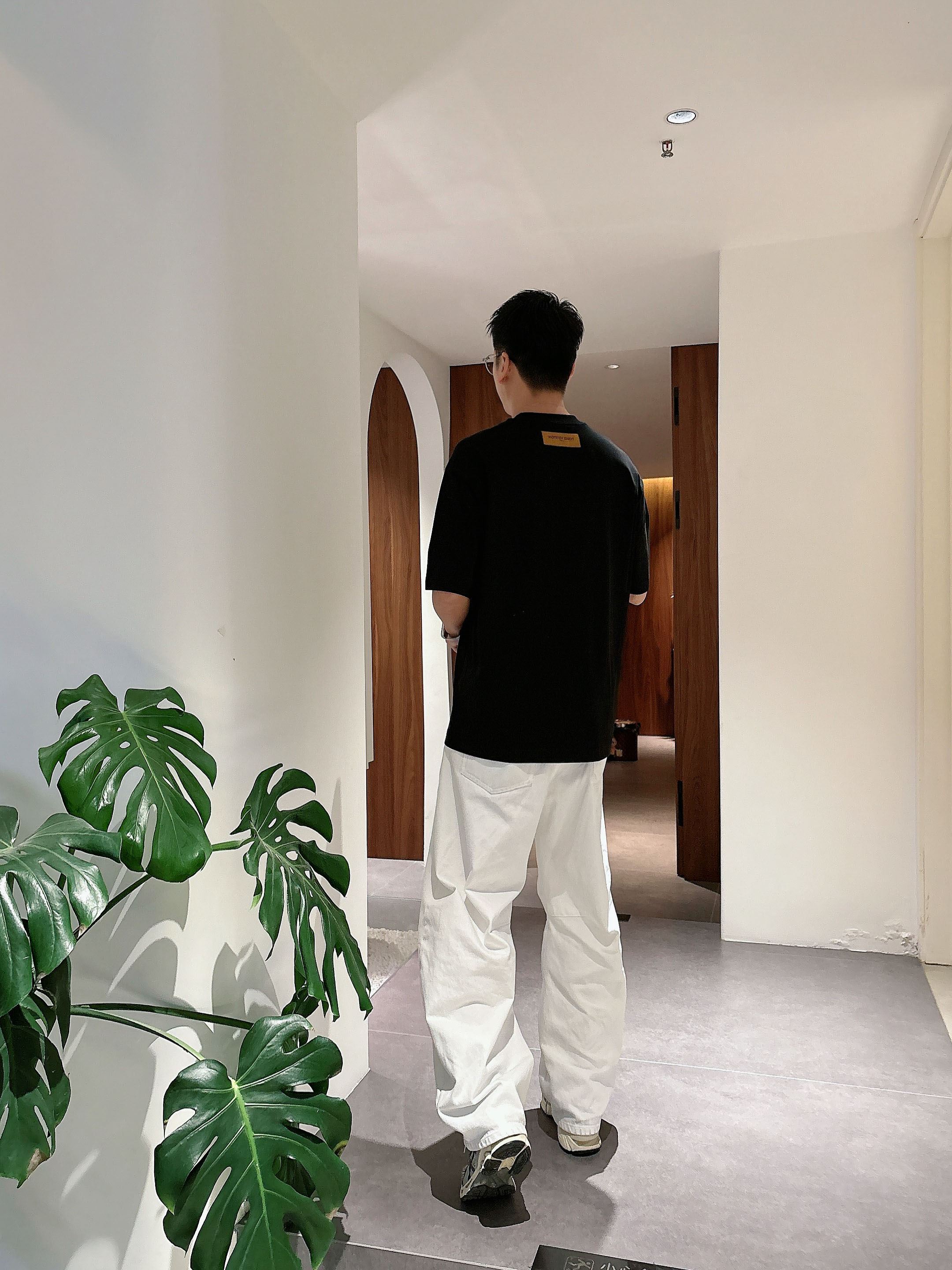【 LV 2026春夏 · 高阶定制T恤】🔹 核心面料：秘鲁进口匹马棉 × 顶级丝光工艺🔹 核心体感：蚕