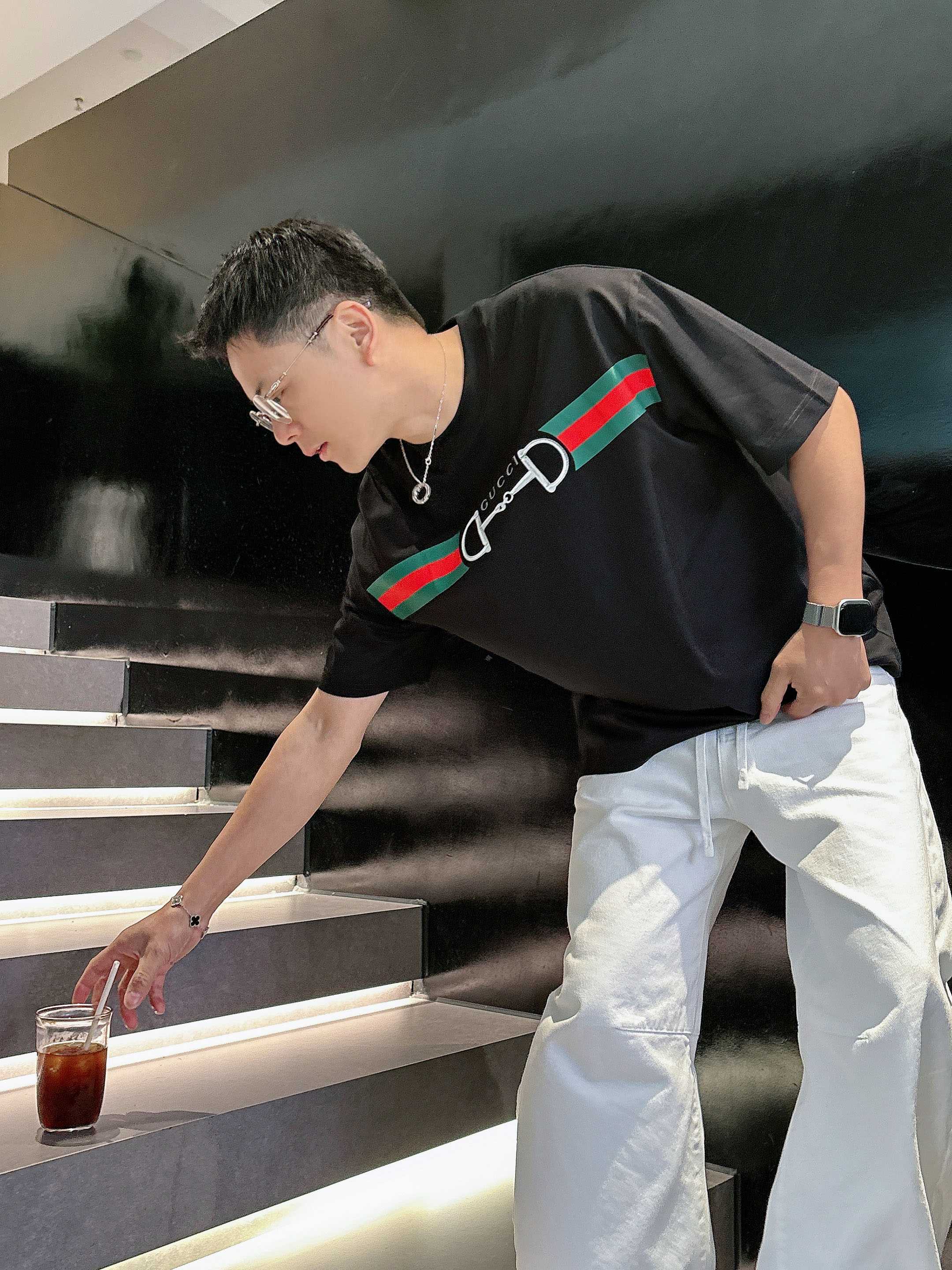 【 古驰 2026春夏 · 高阶定制T恤】🔹 核心面料：秘鲁进口匹马棉 × 顶级丝光工艺🔹 核心体感：蚕