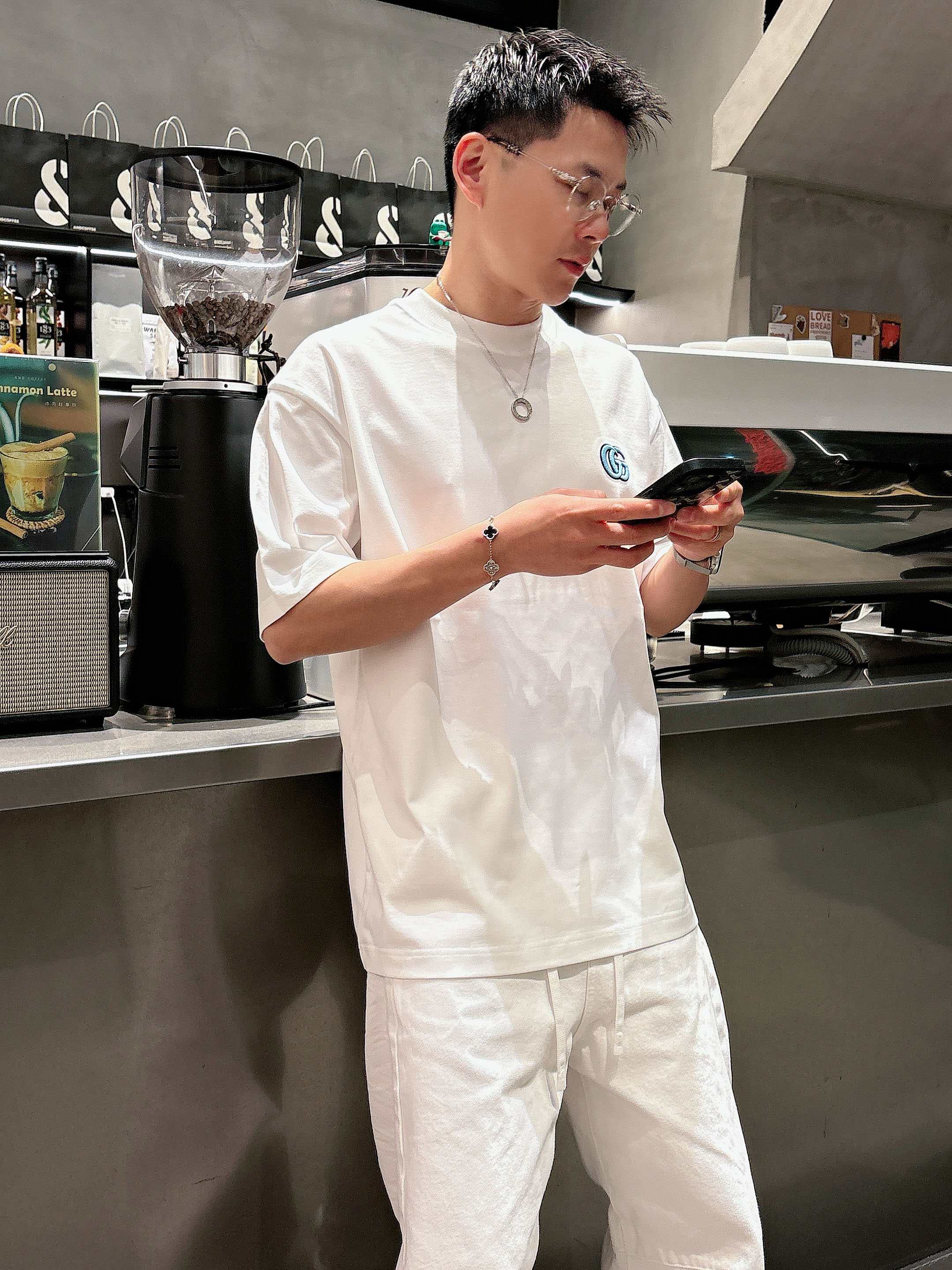 【 古驰 2026春夏 · 高阶定制T恤】🔹 核心面料：秘鲁进口匹马棉 × 顶级丝光工艺🔹 核心体感：蚕