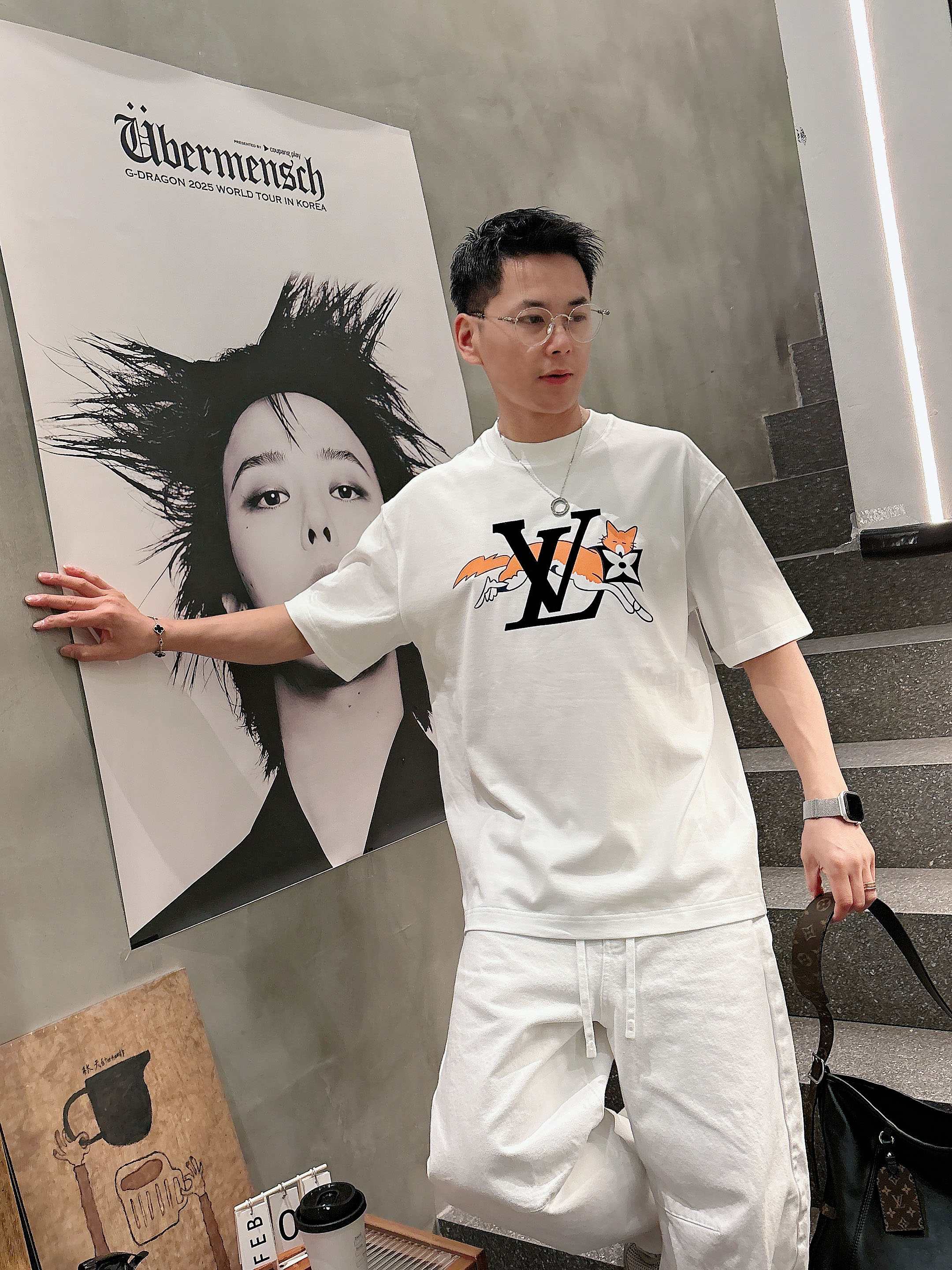 【 LV 2026春夏 · 高阶定制T恤】🔹 核心面料：秘鲁进口匹马棉 × 顶级丝光工艺🔹 核心体感：蚕
