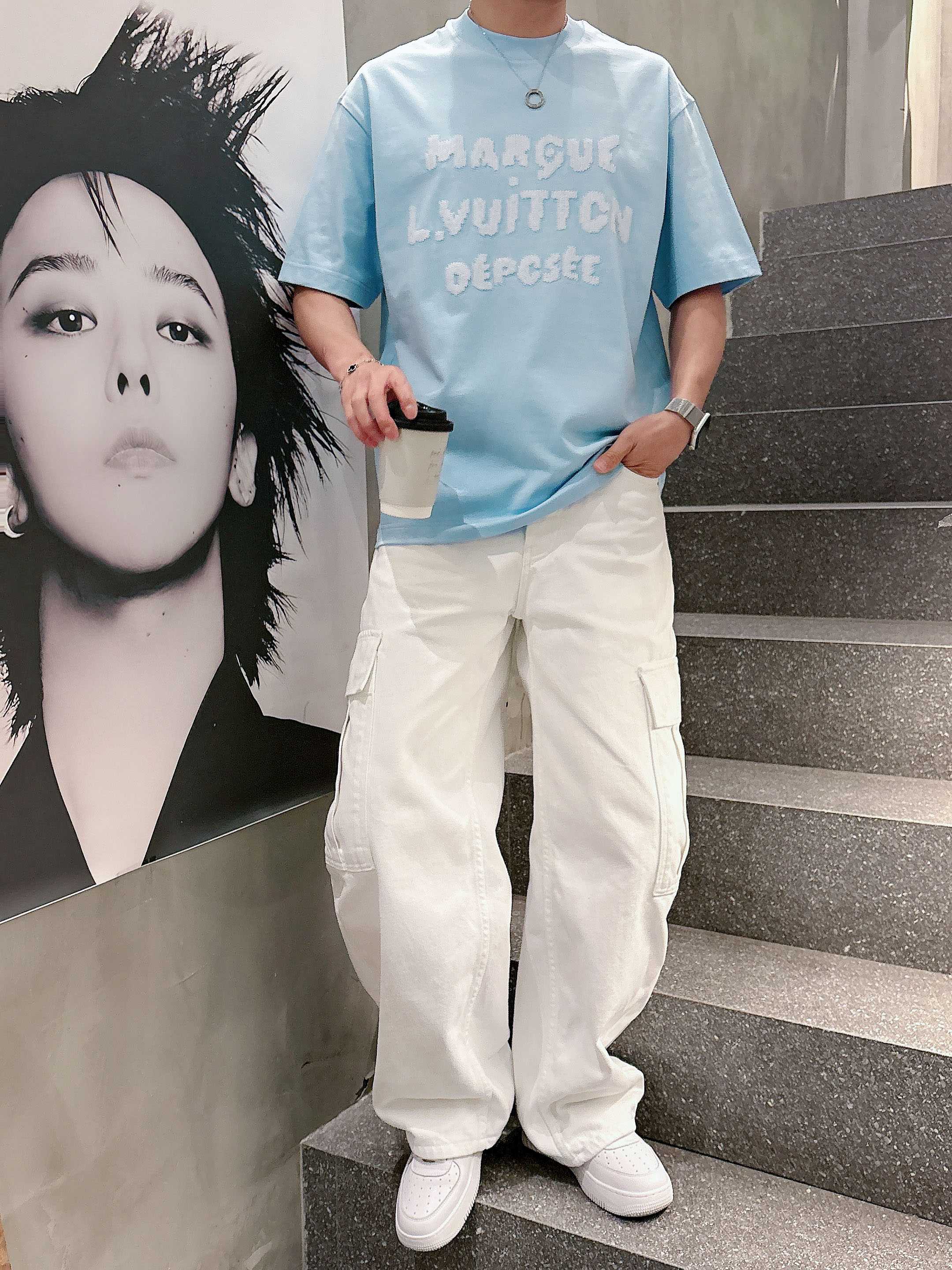 【 LV 2026春夏 · 高阶定制T恤】🔹 核心面料：秘鲁进口匹马棉 × 顶级丝光工艺🔹 核心体感：蚕