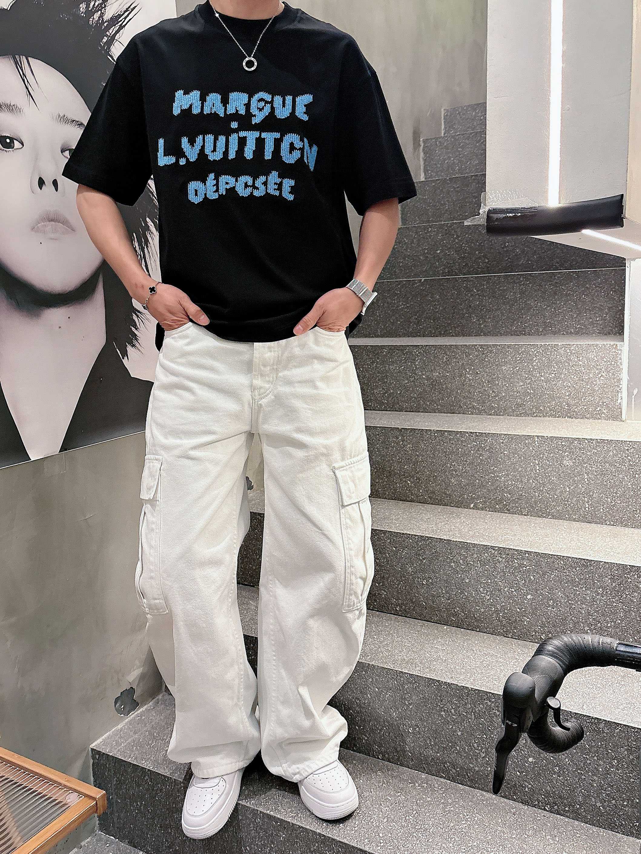 【 LV 2026春夏 · 高阶定制T恤】🔹 核心面料：秘鲁进口匹马棉 × 顶级丝光工艺🔹 核心体感：蚕