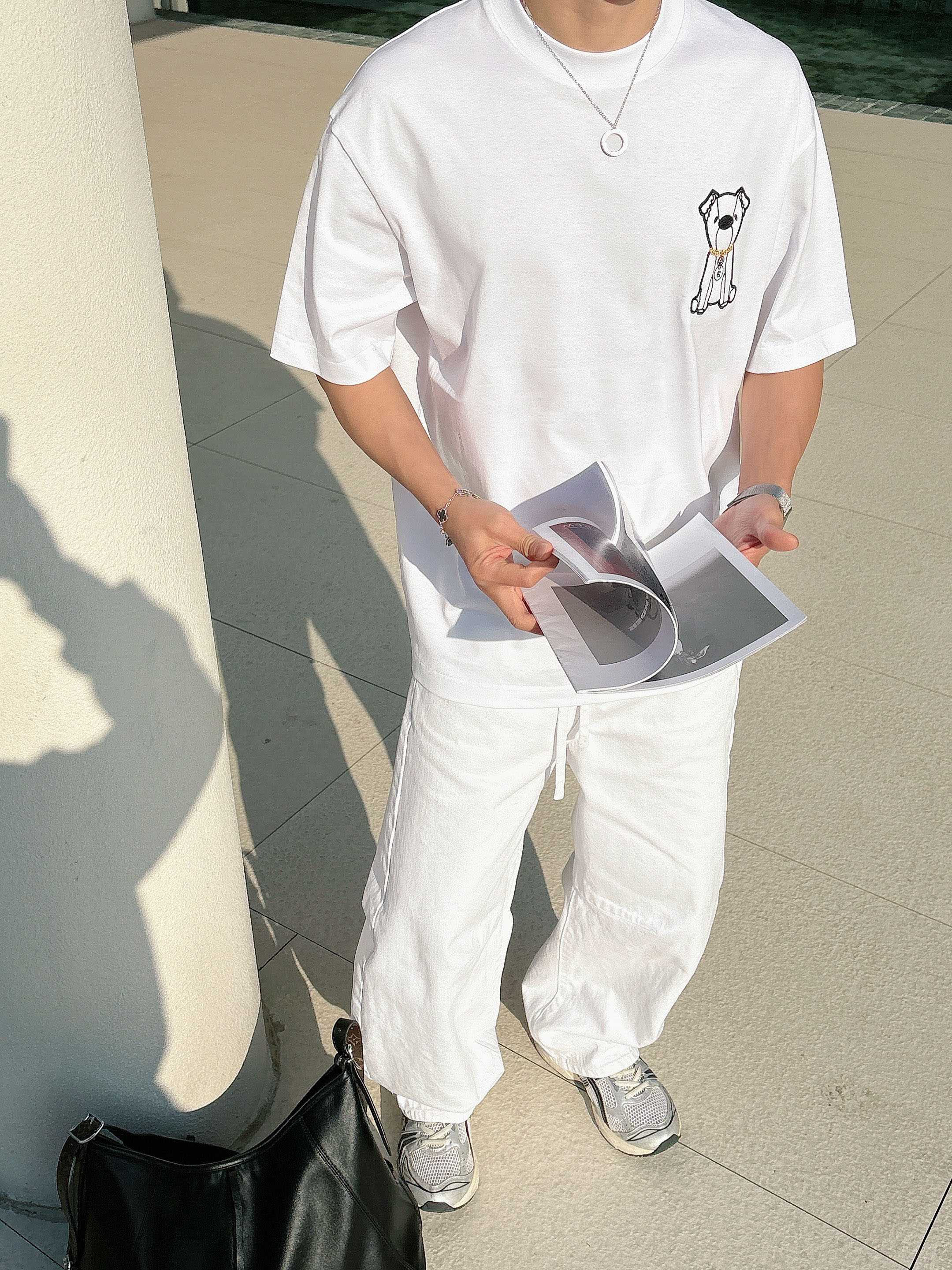 【 芬迪 2026春夏 · 高阶定制T恤】🔹 核心面料：秘鲁进口匹马棉 × 顶级丝光工艺🔹 核心体感：蚕