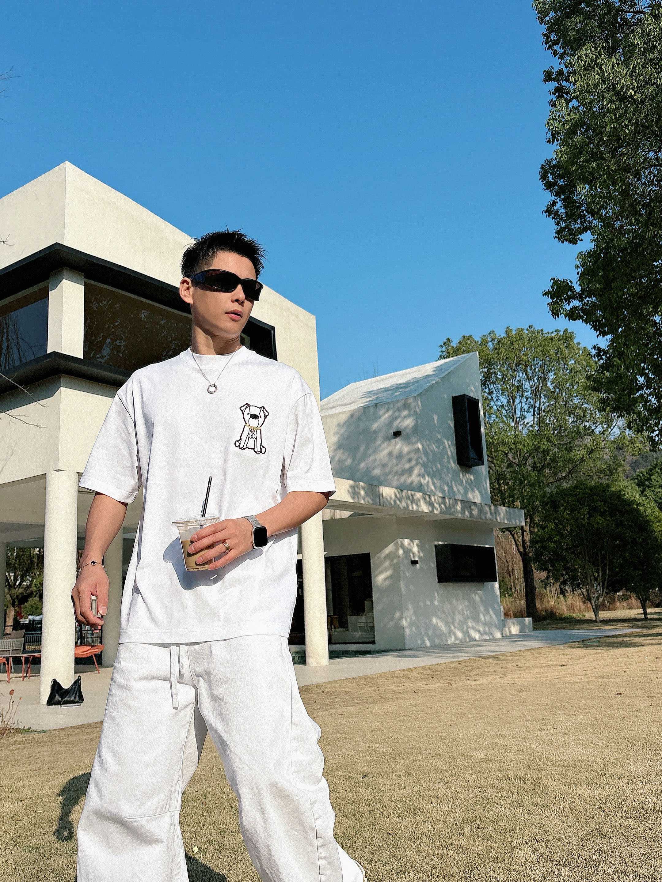 【 芬迪 2026春夏 · 高阶定制T恤】🔹 核心面料：秘鲁进口匹马棉 × 顶级丝光工艺🔹 核心体感：蚕