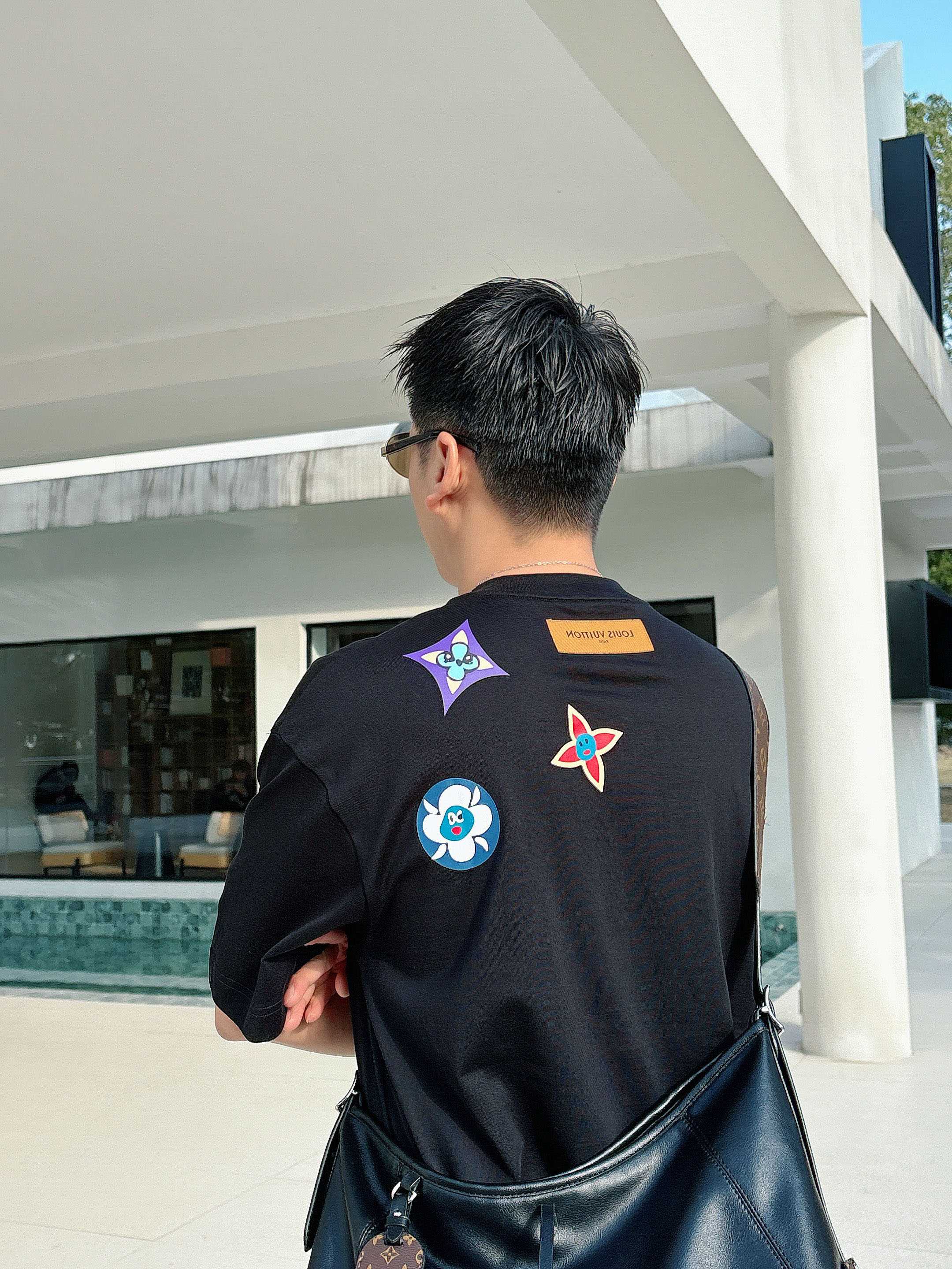 【 LV 2026春夏 · 高阶定制T恤】🔹 核心面料：秘鲁进口匹马棉 × 顶级丝光工艺🔹 核心体感：蚕