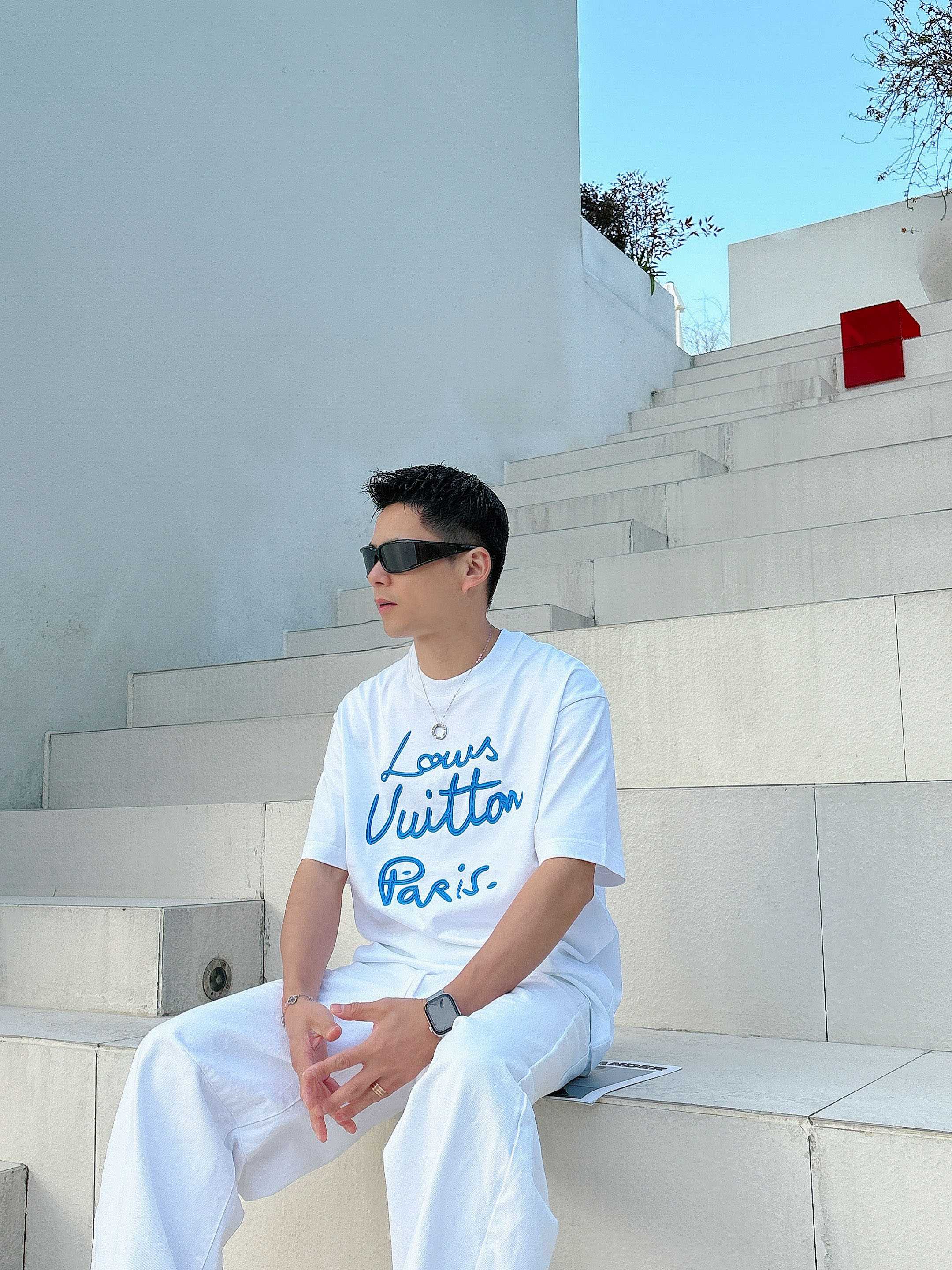 【 LV 2026春夏 · 高阶定制T恤】🔹 核心面料：秘鲁进口匹马棉 × 顶级丝光工艺🔹 核心体感：蚕