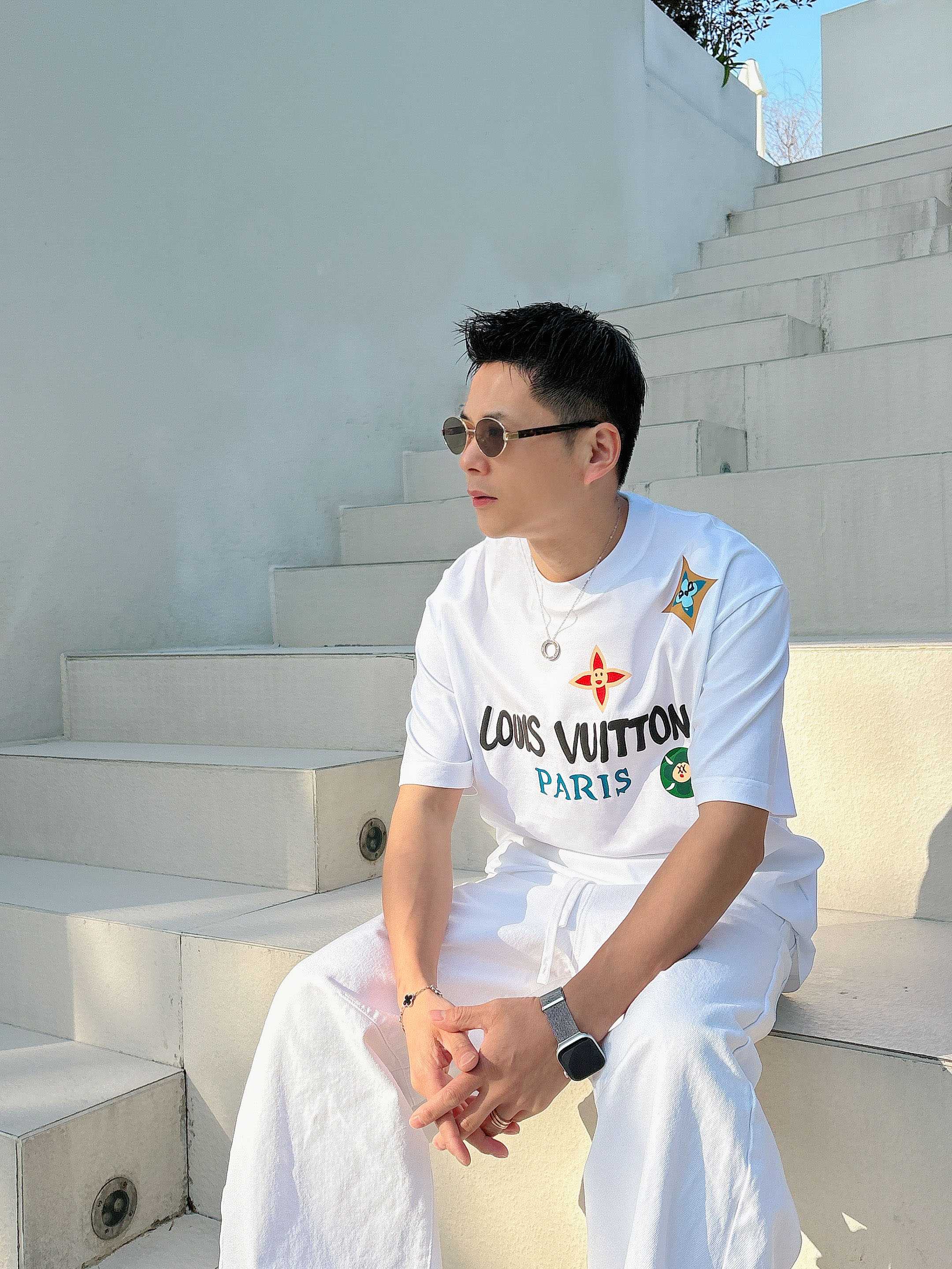 【 LV 2026春夏 · 高阶定制T恤】🔹 核心面料：秘鲁进口匹马棉 × 顶级丝光工艺🔹 核心体感：蚕