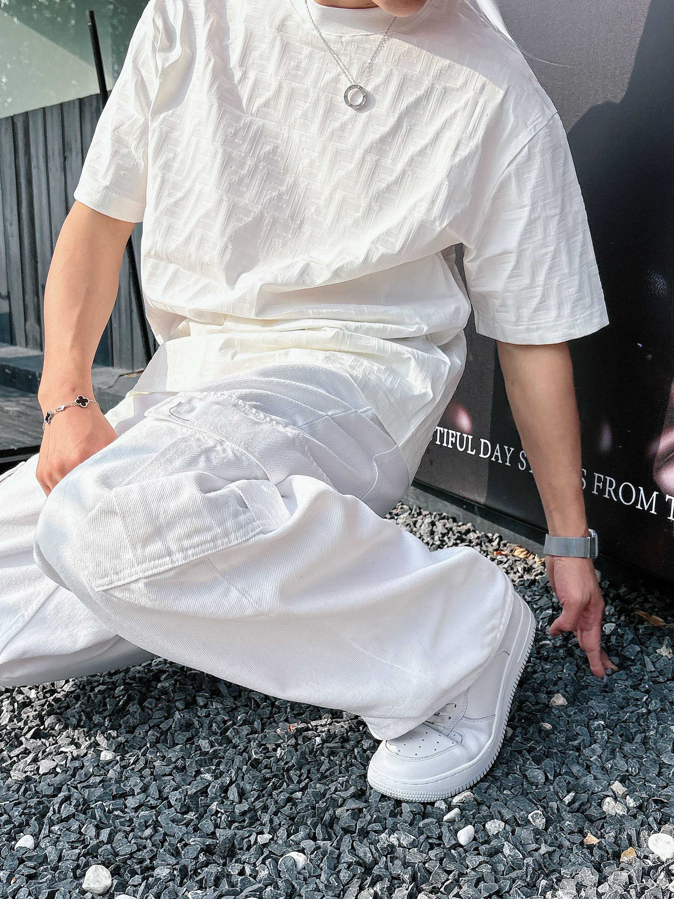 【 芬迪 2026春夏 · 高阶定制T恤】🔹 核心面料：秘鲁进口匹马棉 × 顶级丝光工艺🔹 核心体感：蚕