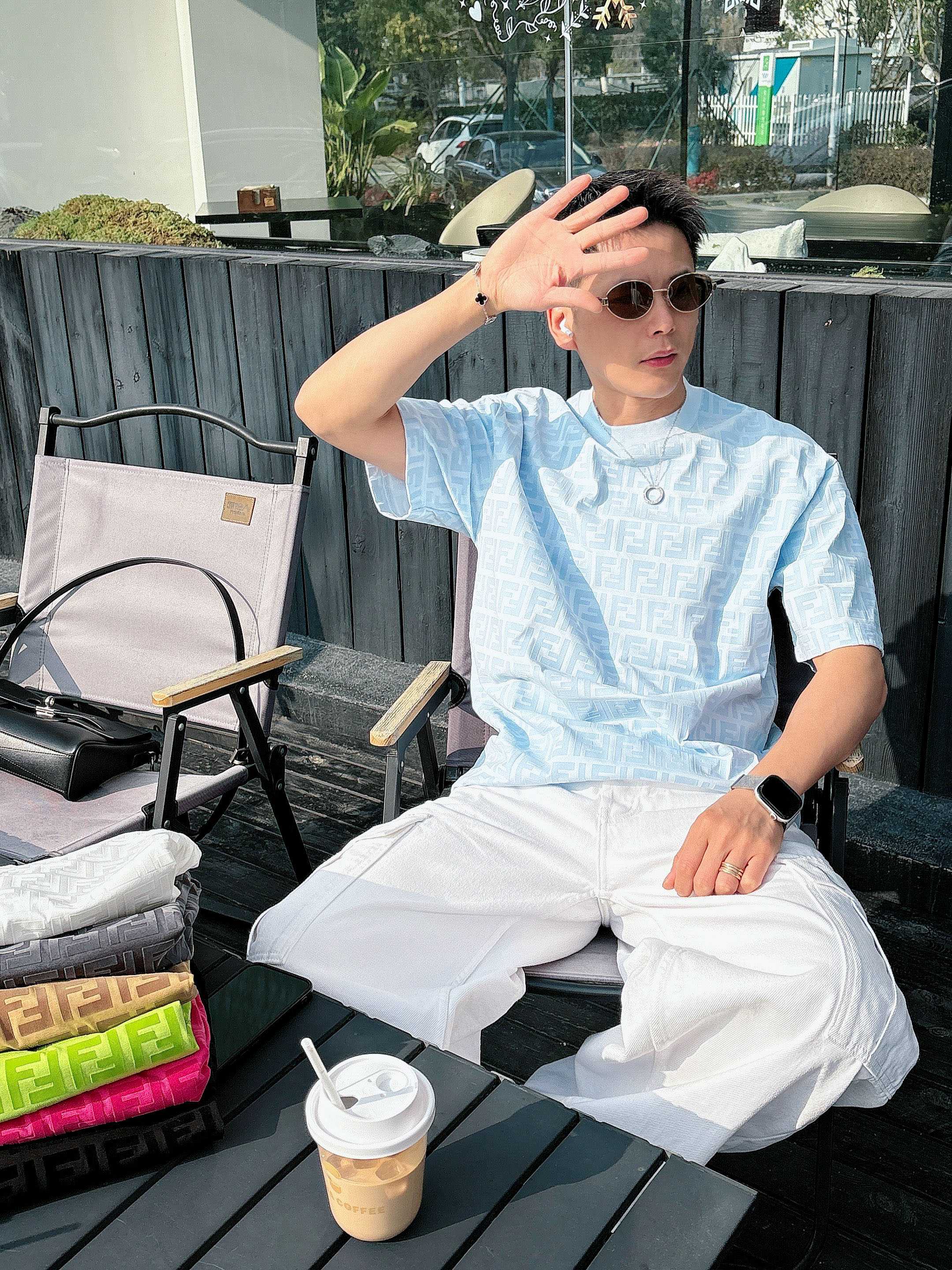 【 芬迪 2026春夏 · 高阶定制T恤】🔹 核心面料：秘鲁进口匹马棉 × 顶级丝光工艺🔹 核心体感：蚕