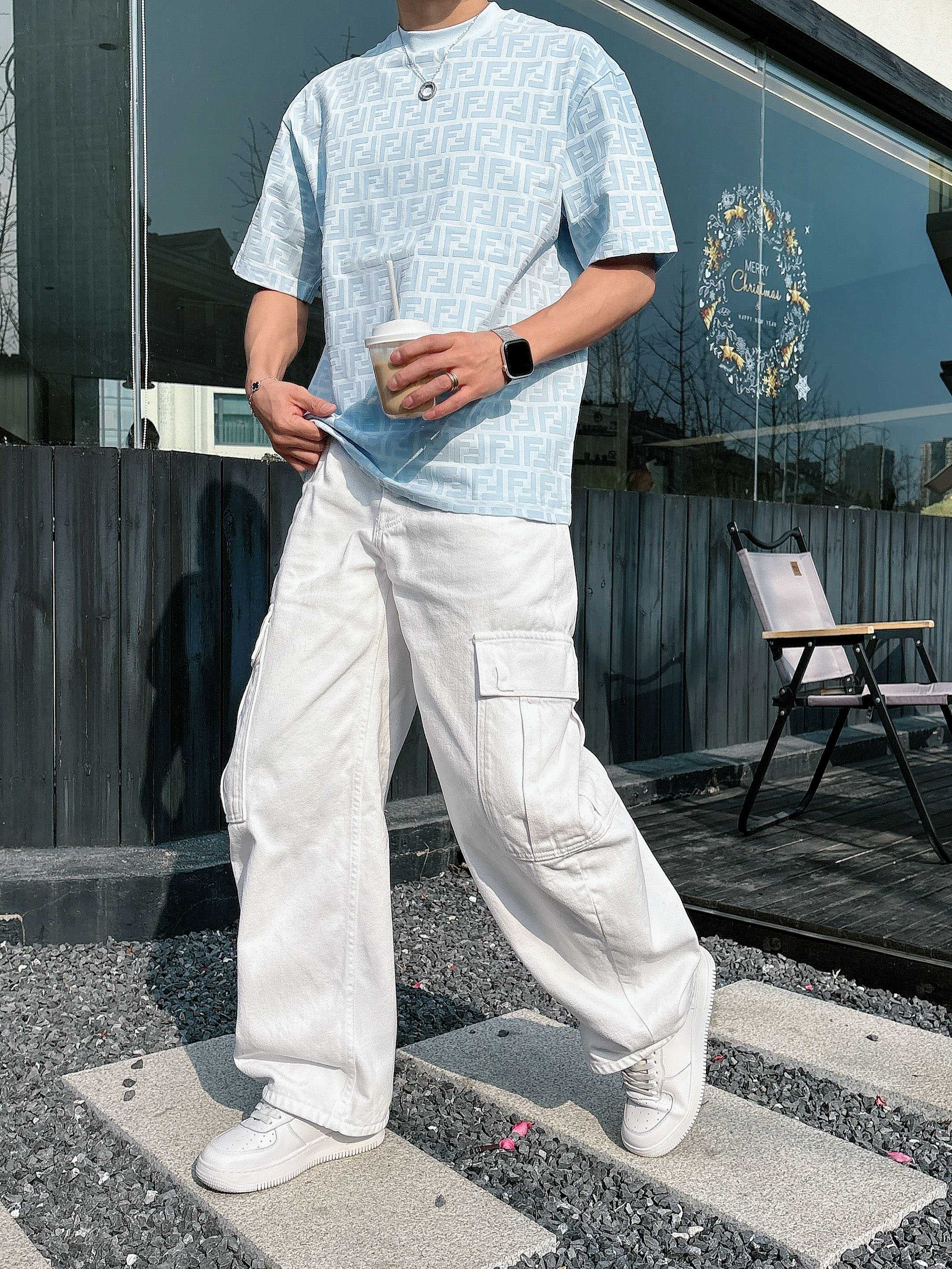 【 芬迪 2026春夏 · 高阶定制T恤】🔹 核心面料：秘鲁进口匹马棉 × 顶级丝光工艺🔹 核心体感：蚕