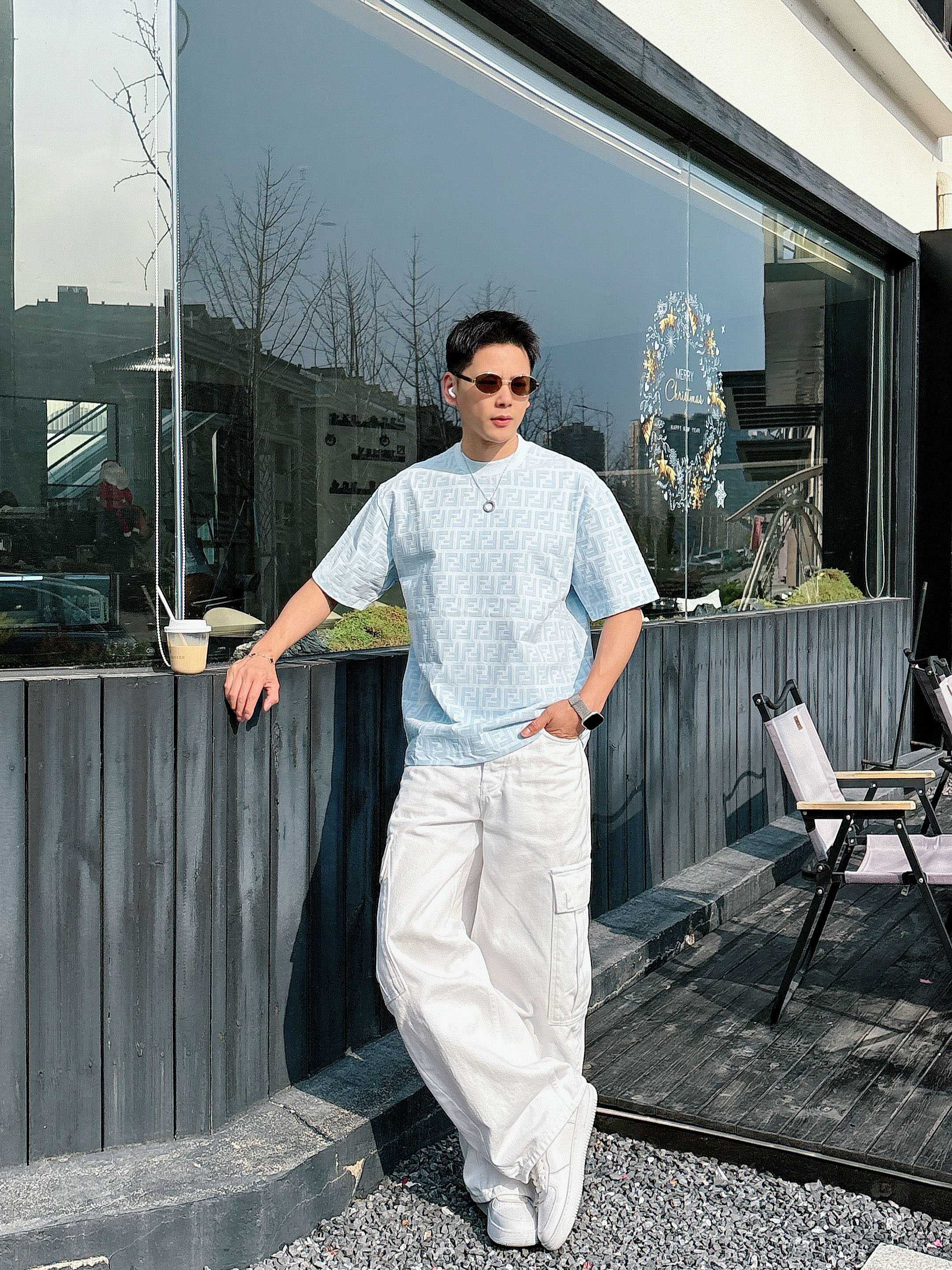 【 芬迪 2026春夏 · 高阶定制T恤】🔹 核心面料：秘鲁进口匹马棉 × 顶级丝光工艺🔹 核心体感：蚕